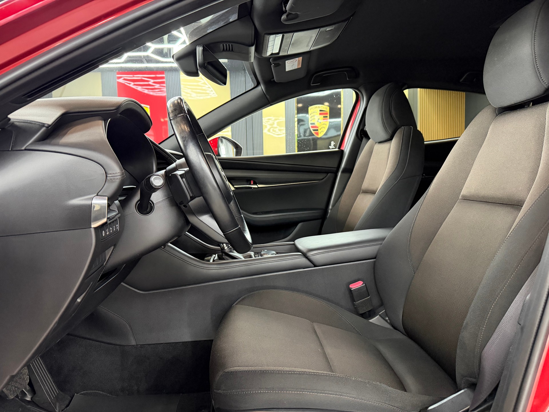 MAZDA 3 Hatchback SKYACTIV-G M Hybrid 122 Revolution Automat-image-9