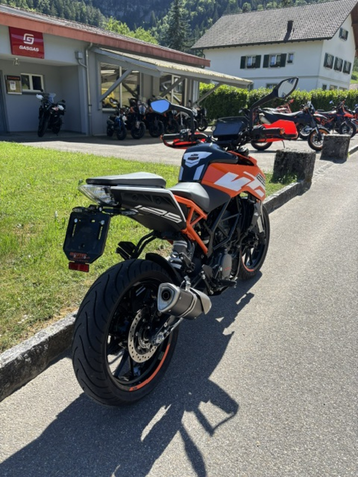 KTM 125 Duke-image-4
