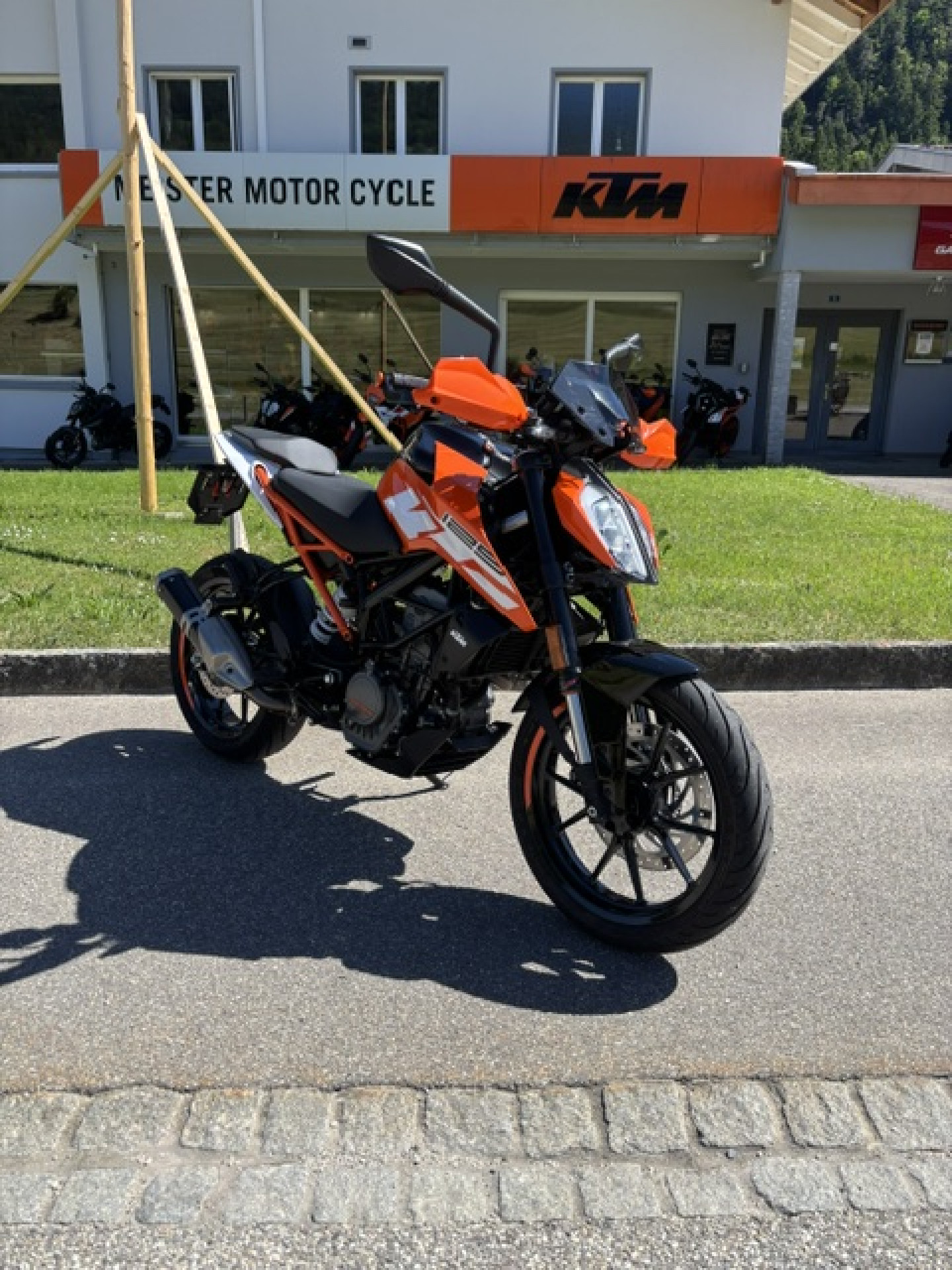 KTM 125 Duke-image-3