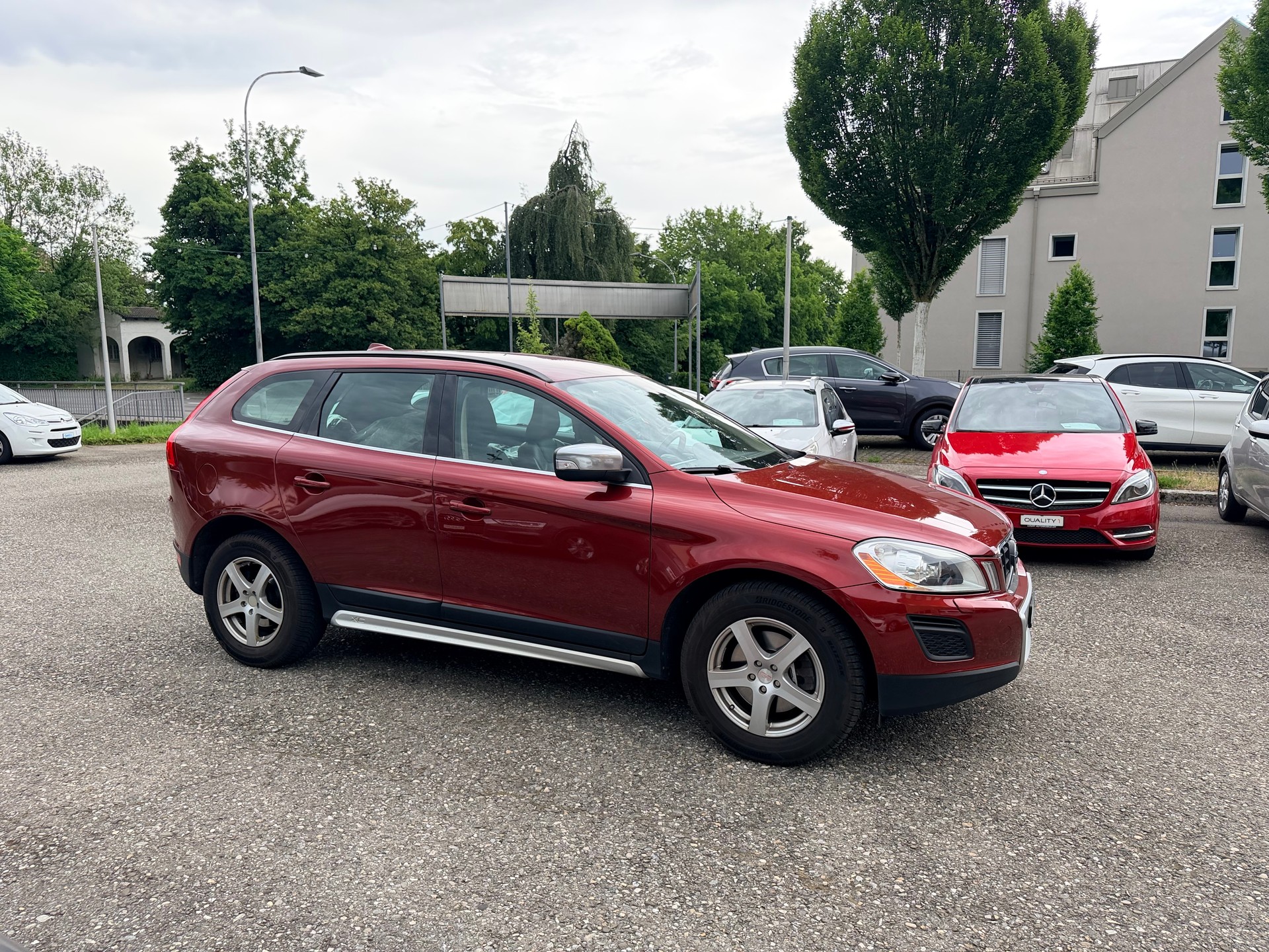 VOLVO XC60 D4 AWD Husky Edition Geartronic-showroom-element-3