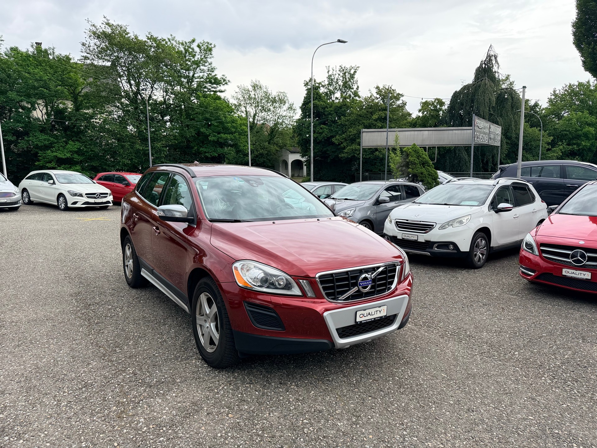 VOLVO XC60 D4 AWD Husky Edition Geartronic-showroom-element-2