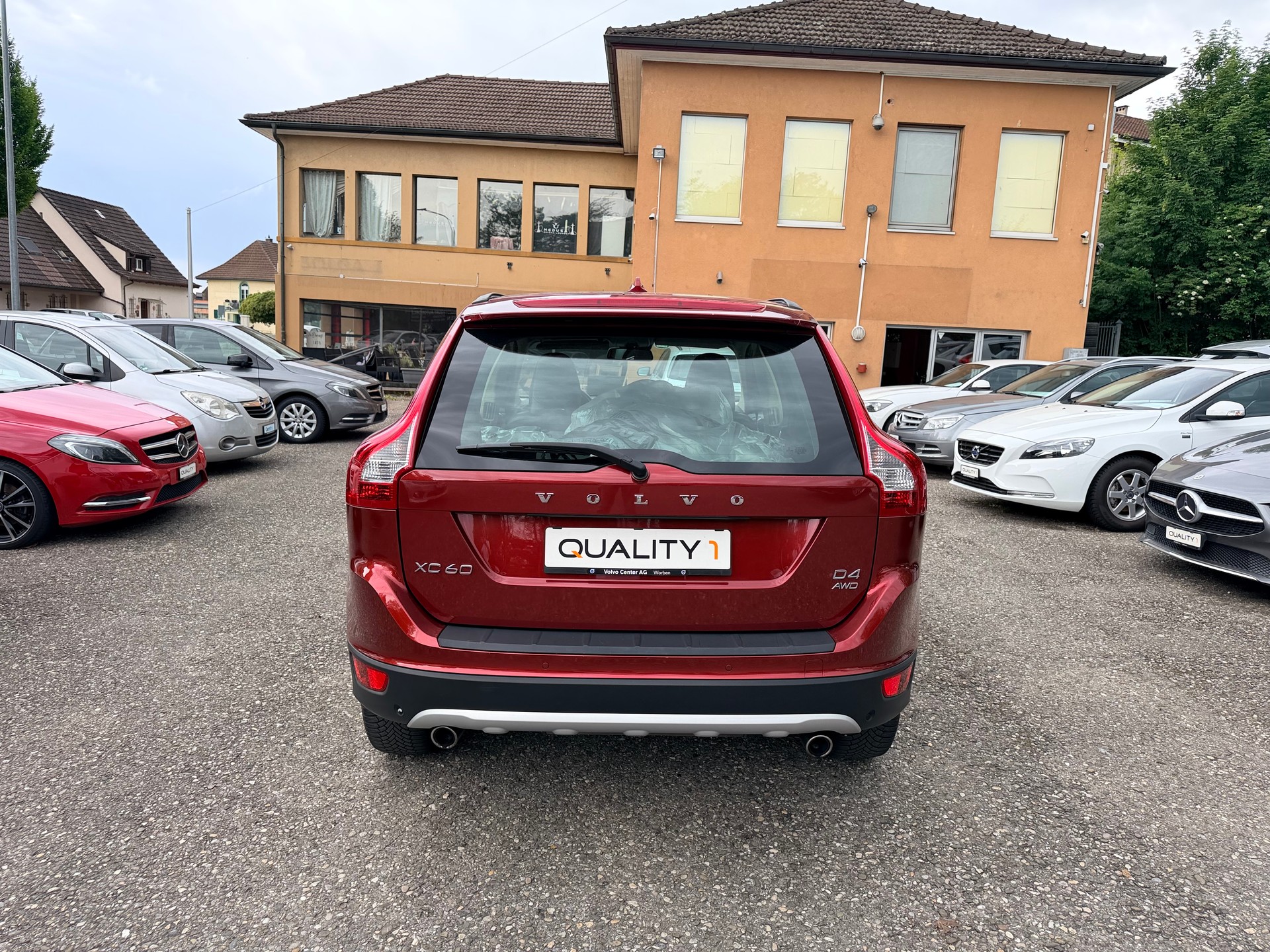 VOLVO XC60 D4 AWD Husky Edition Geartronic-image-11