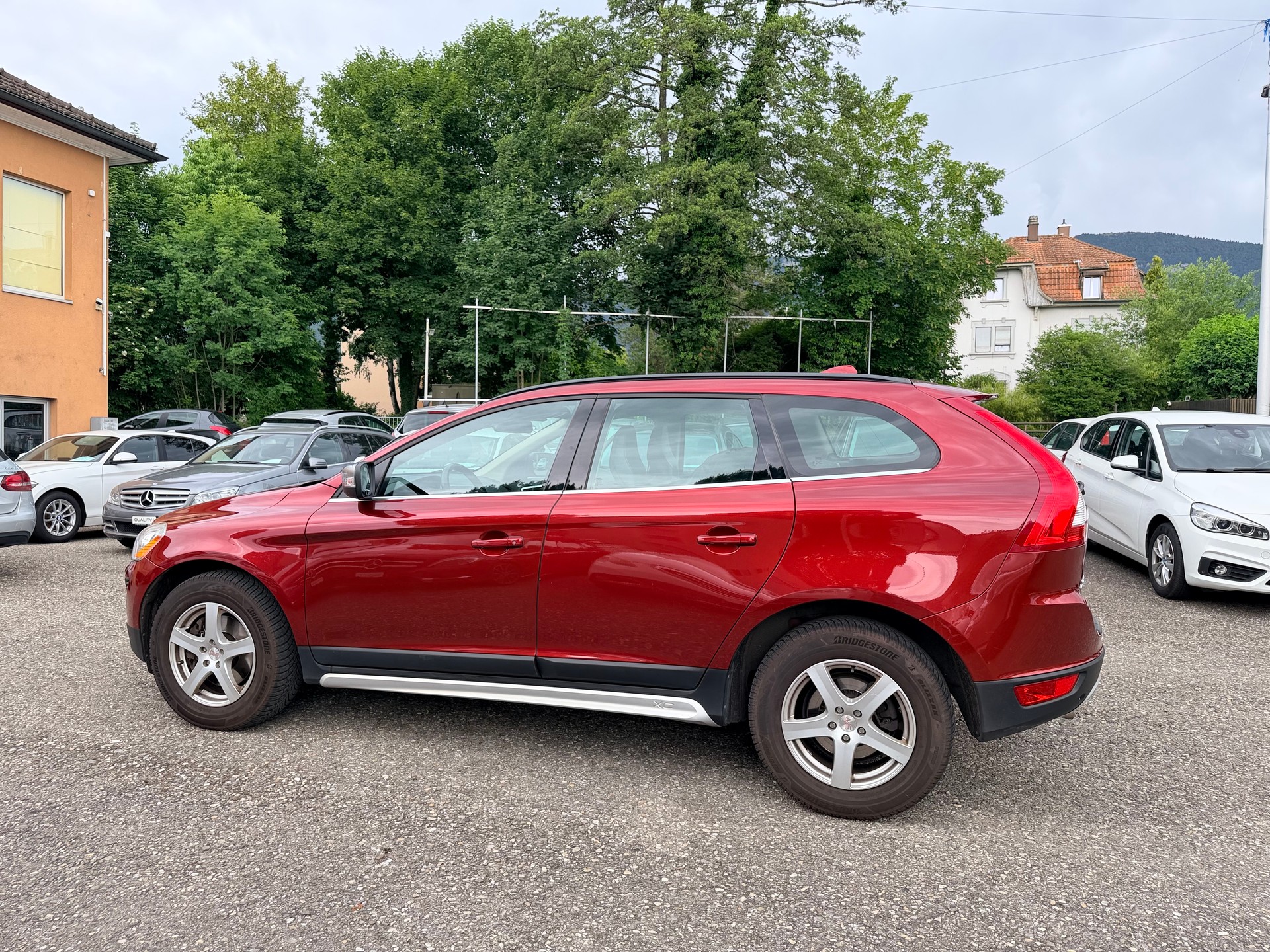 VOLVO XC60 D4 AWD Husky Edition Geartronic-image-6