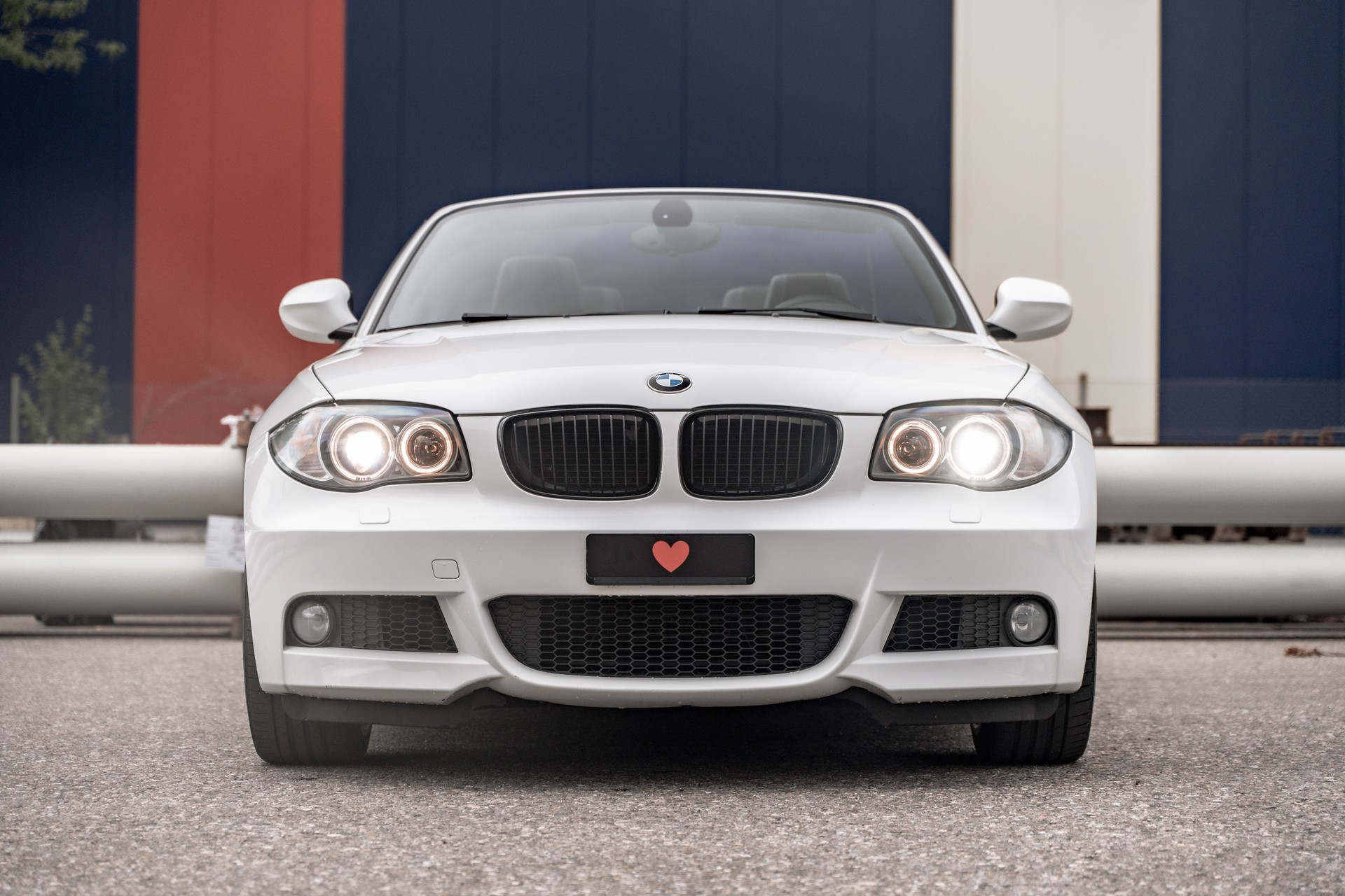BMW 120i Cabrio M Paket * FRISCH AB MFK * 8-fach Bereift *-showroom-element-1