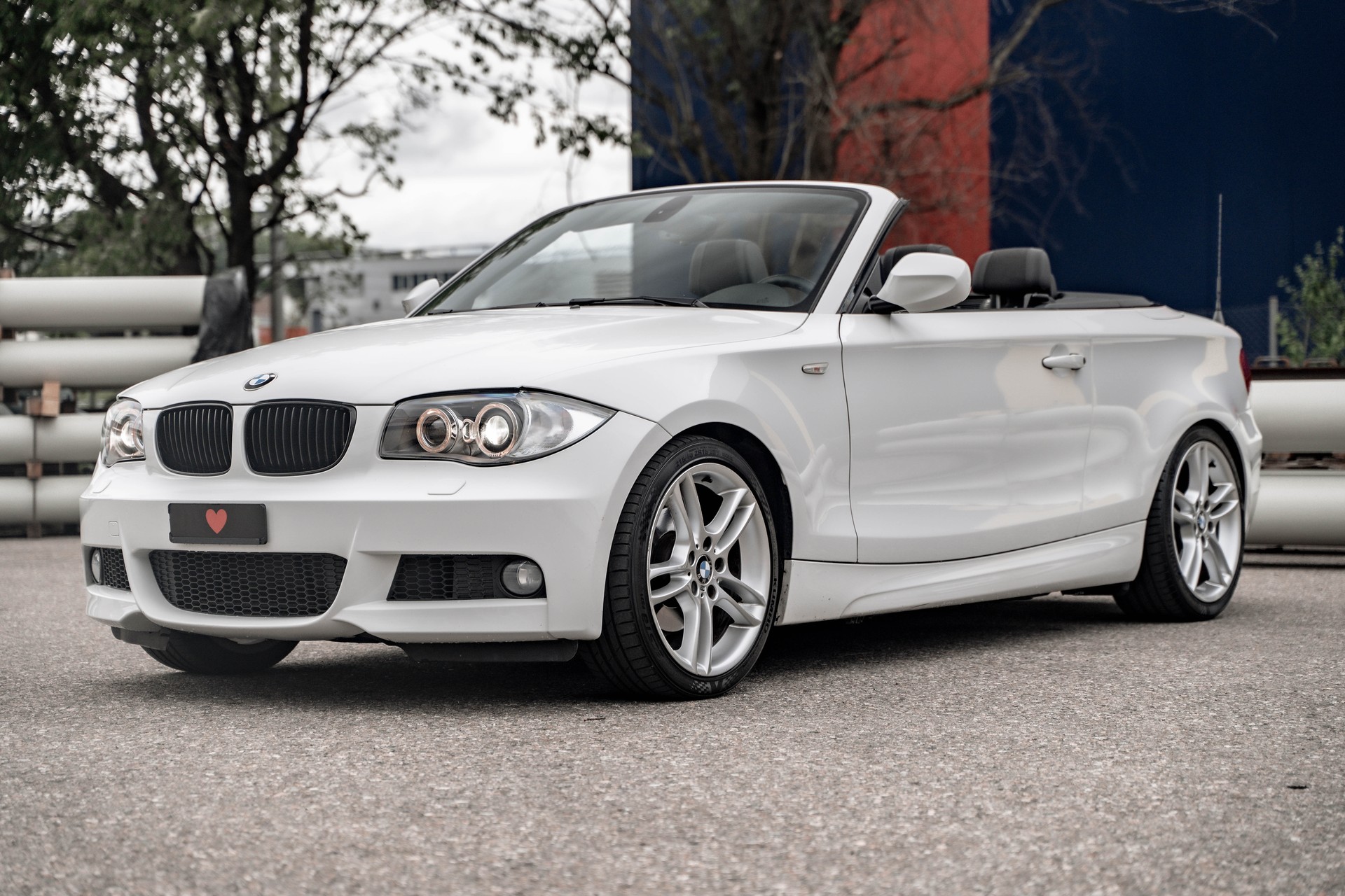 BMW 120i Cabrio M Paket * FRISCH AB MFK * 8-fach Bereift *