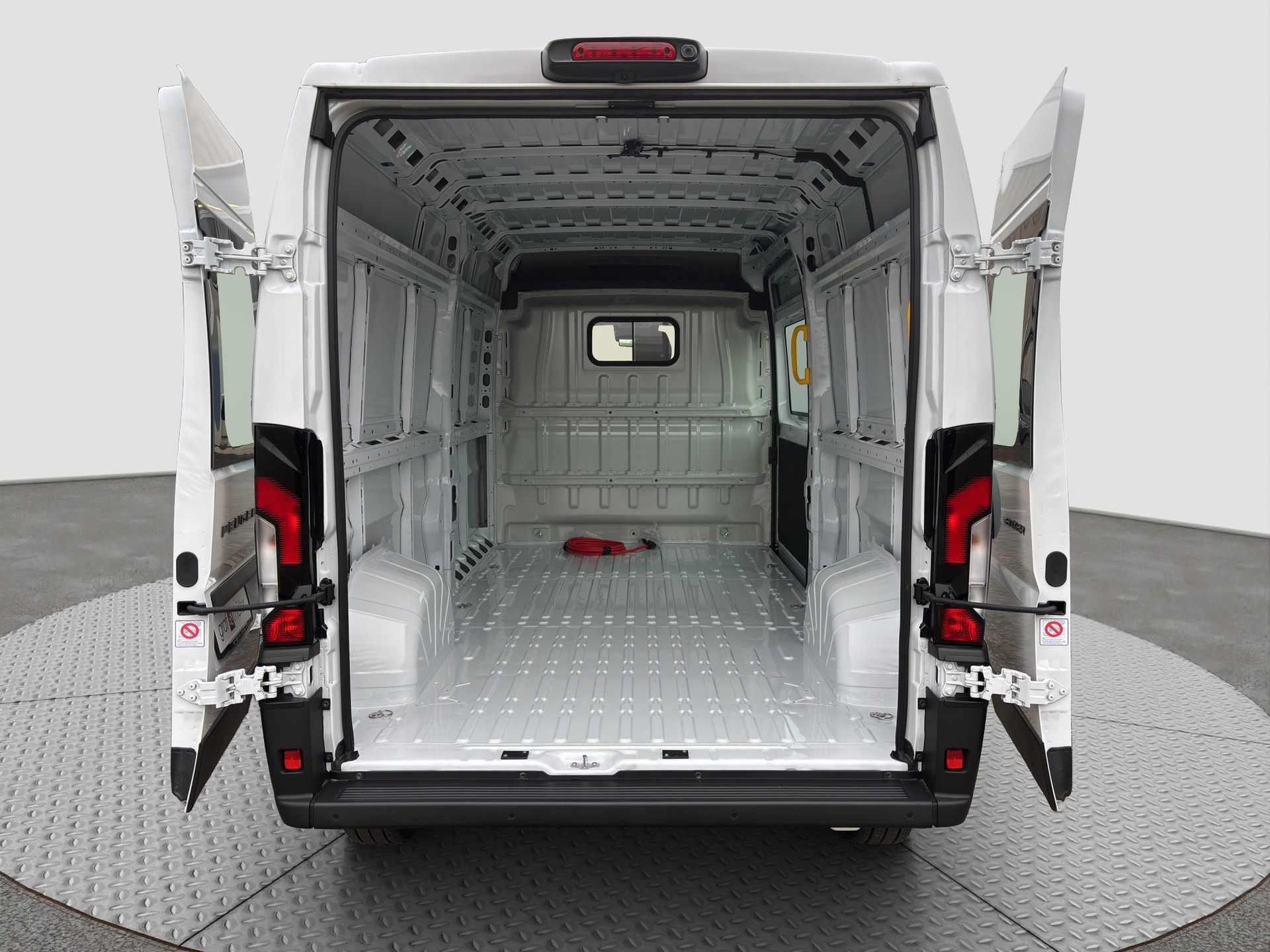 PEUGEOT e-Boxer 280 110kWh 435 L3H2-image-12
