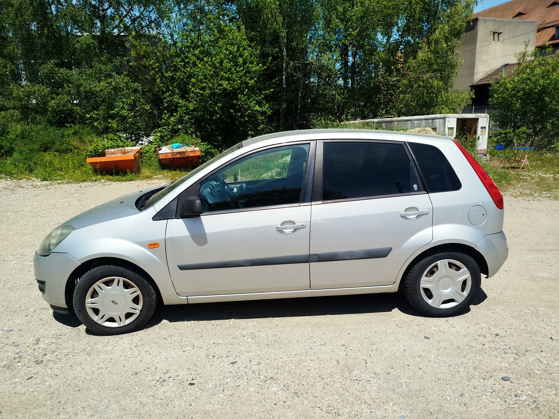 FORD Fiesta 1.6 16V Ghia-image-2