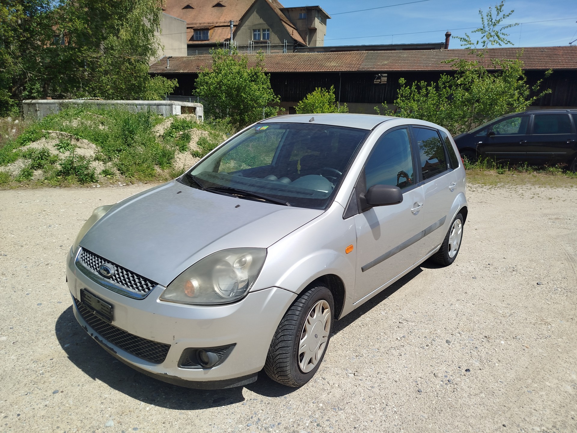 FORD Fiesta 1.6 16V Ghia-image-1