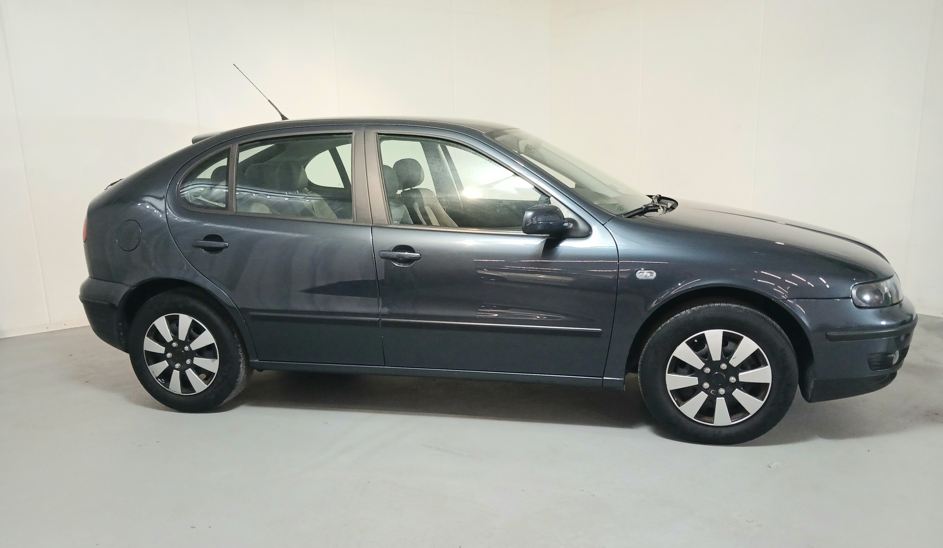 SEAT Leon 1.8 Stella Automat-image-2