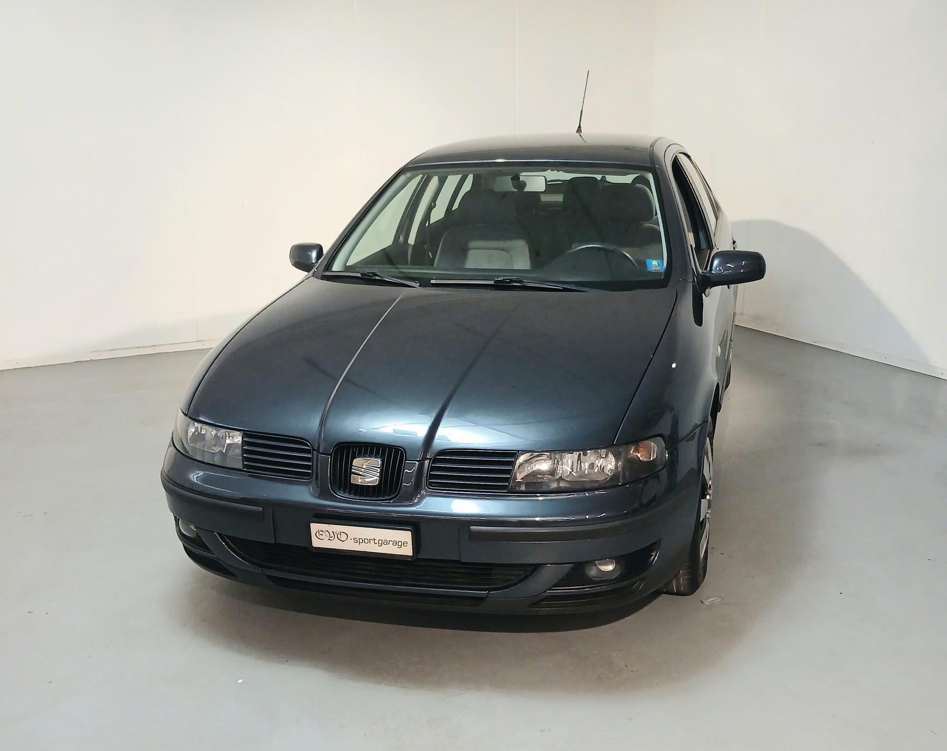 SEAT Leon 1.8 Stella Automat-image-1