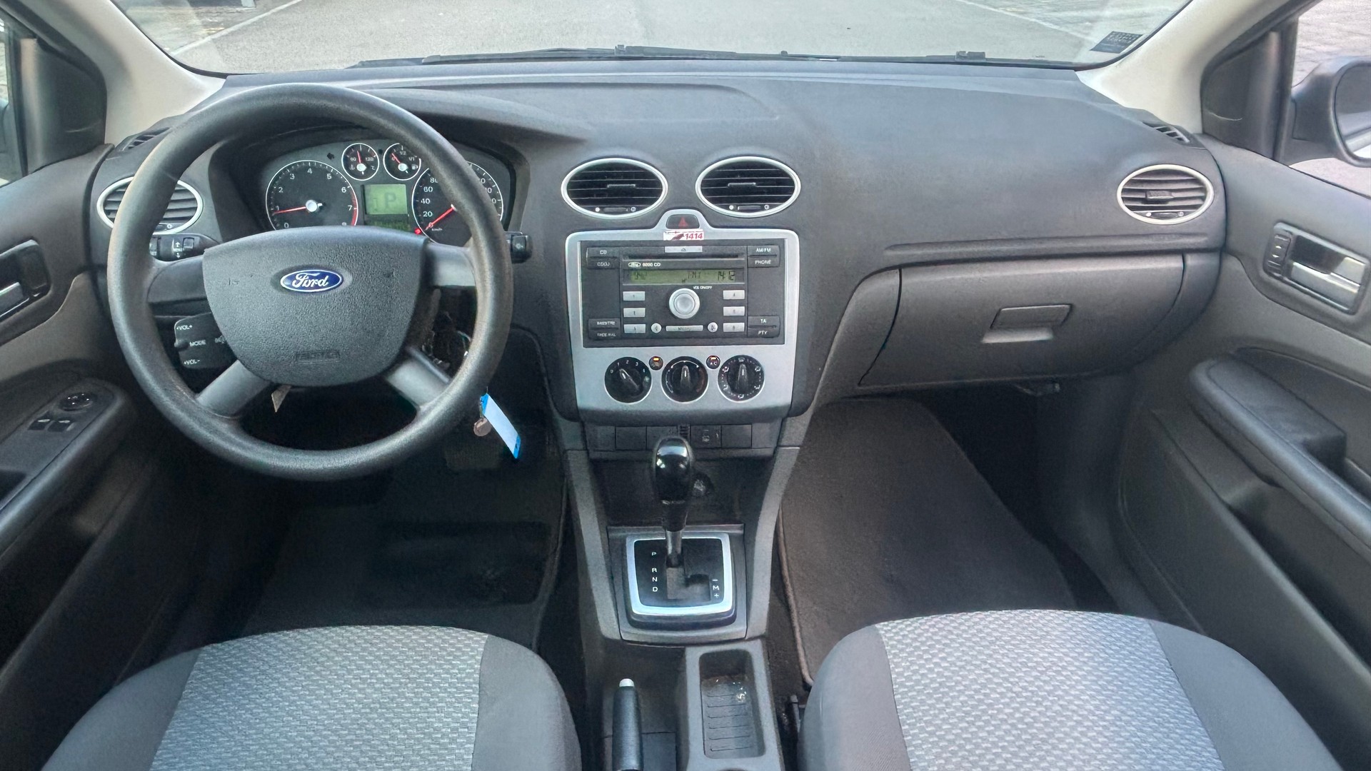 FORD Focus 1.6i Trend-image-8