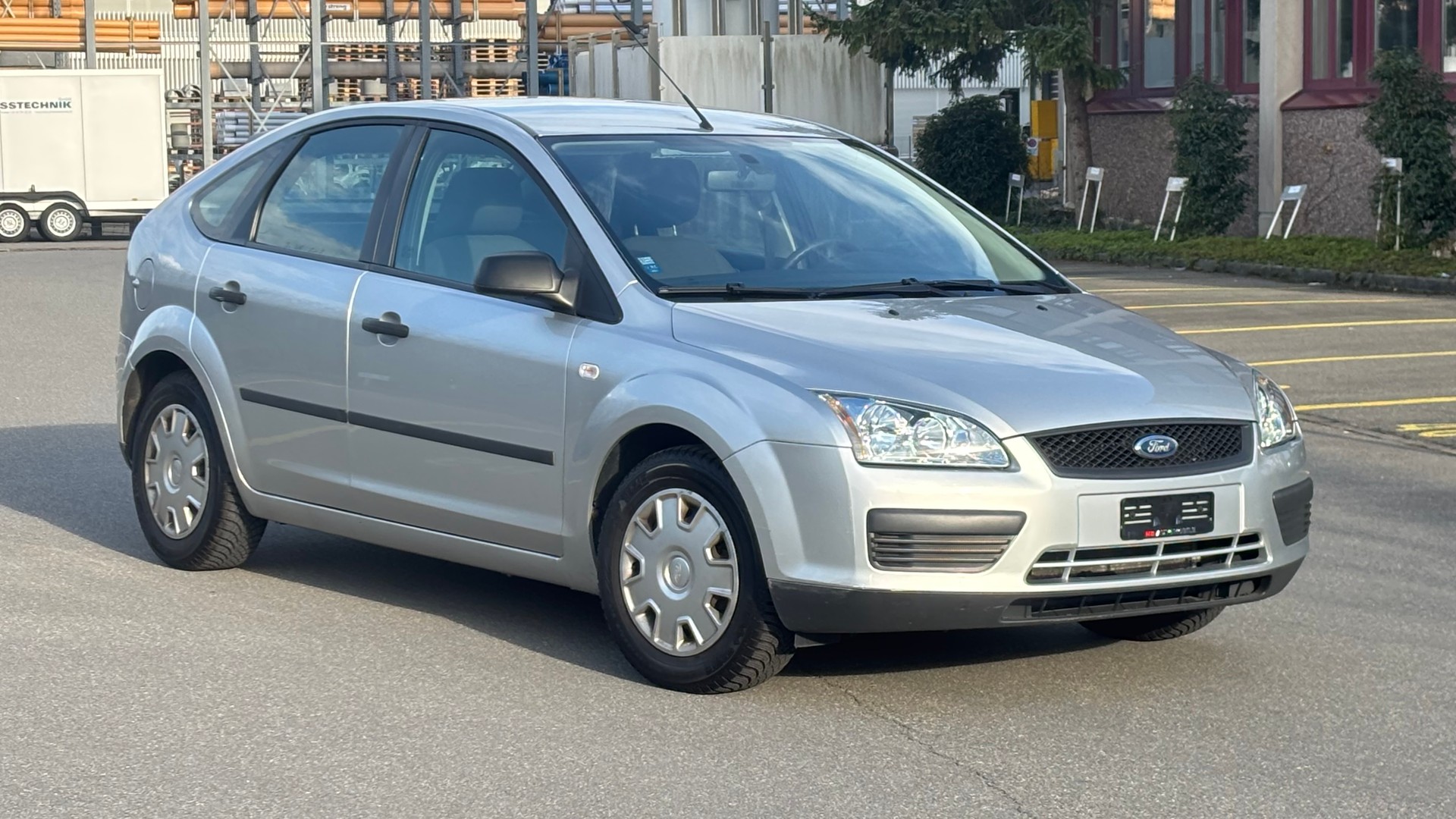 FORD Focus 1.6i Trend-image-1
