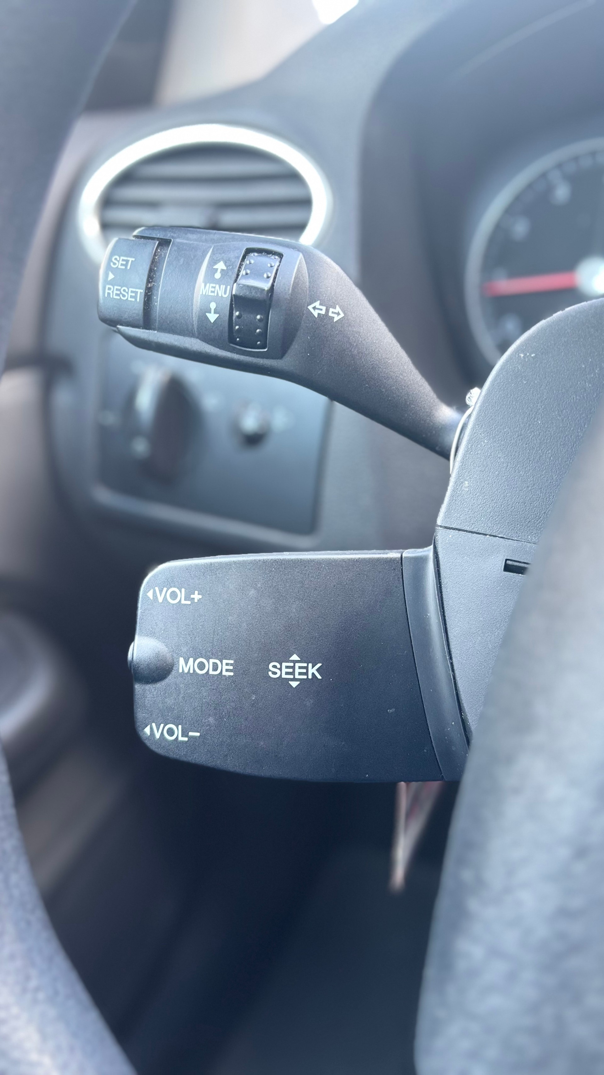 FORD Focus 1.6i Trend-image-10