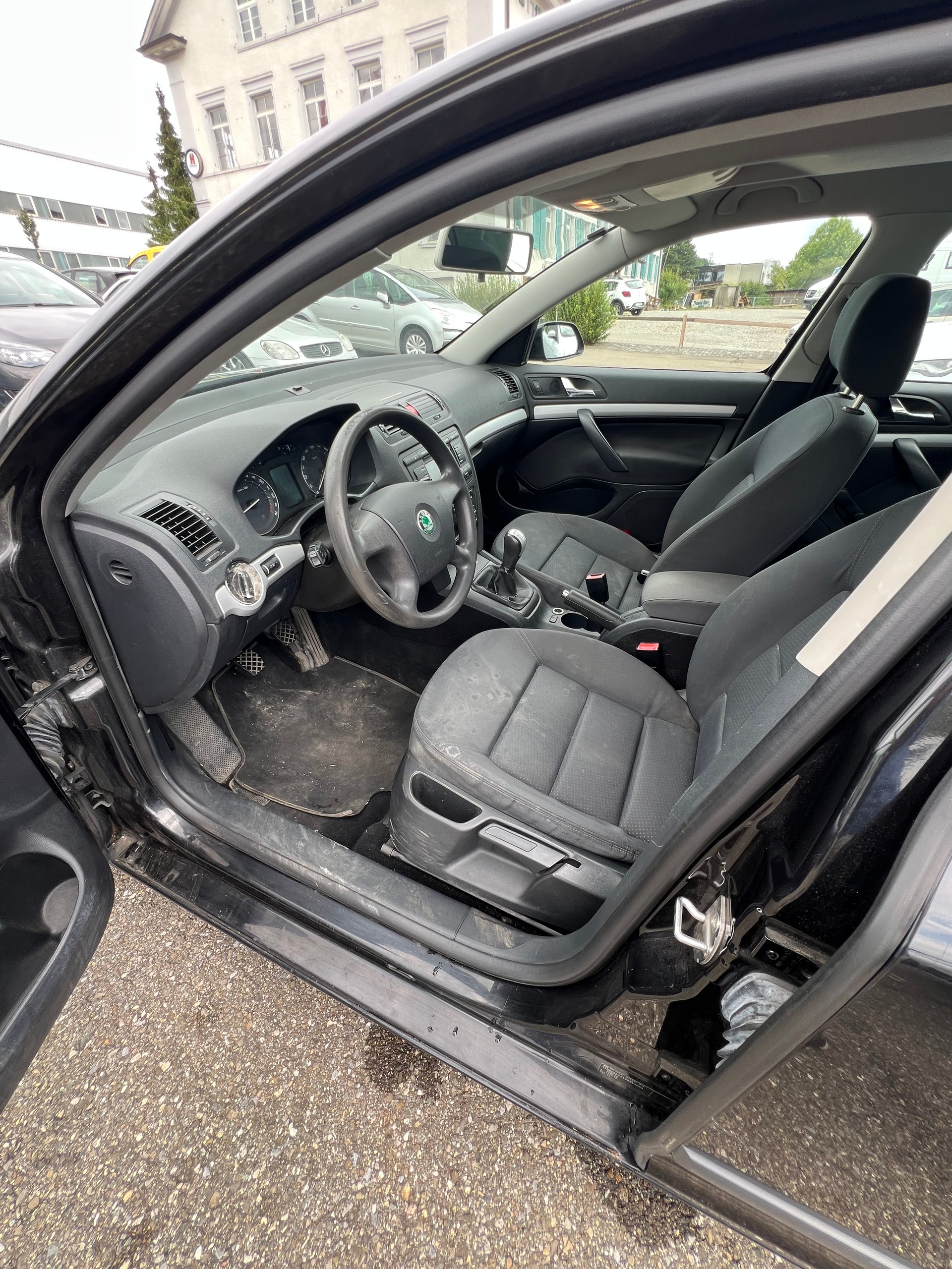 SKODA Octavia 2.0 FSI Adventure 4x4-image-5