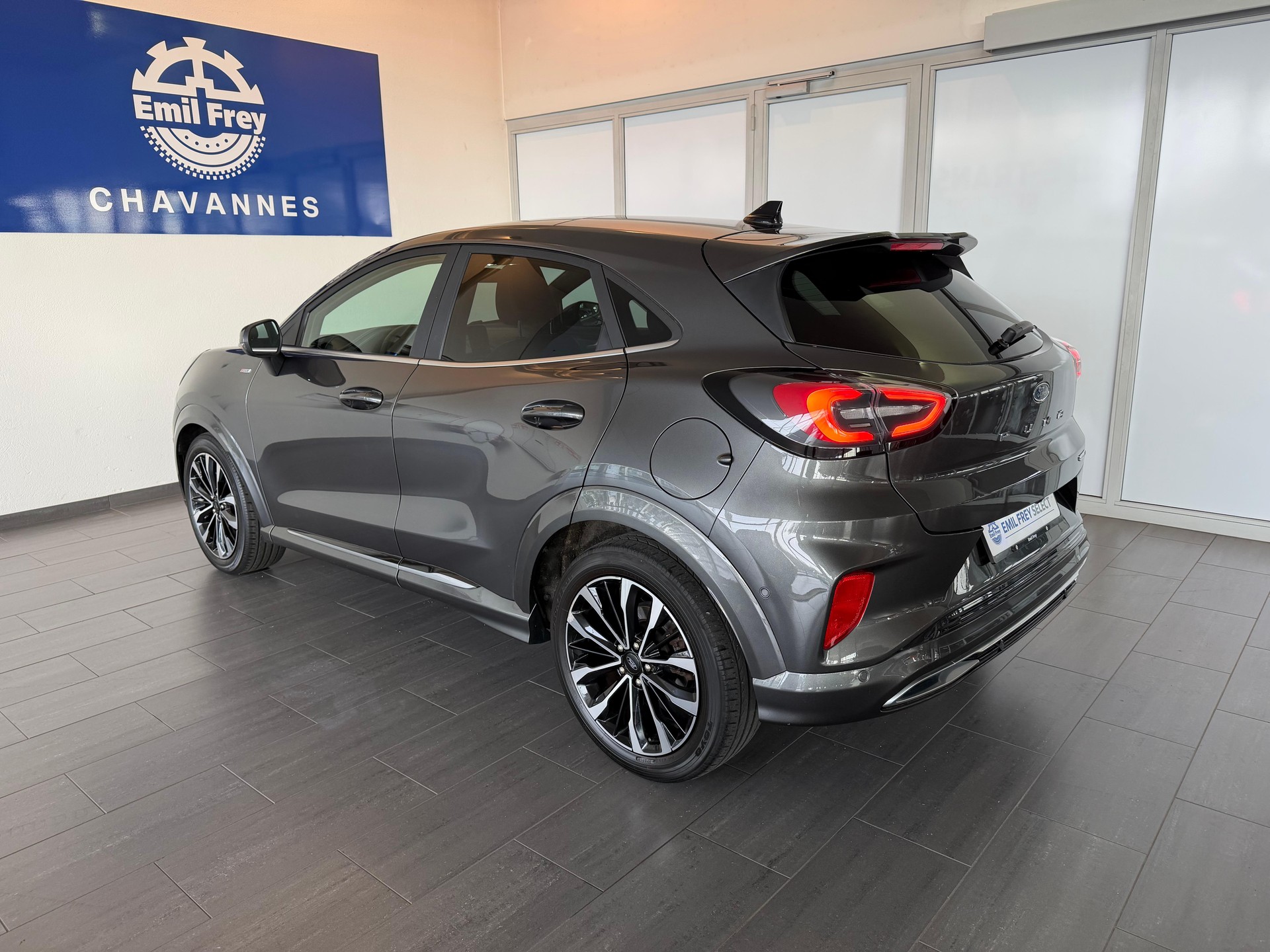 FORD Puma 1.0 EcoB Hybrid 155 ST-Line Vignale-showroom-element-2