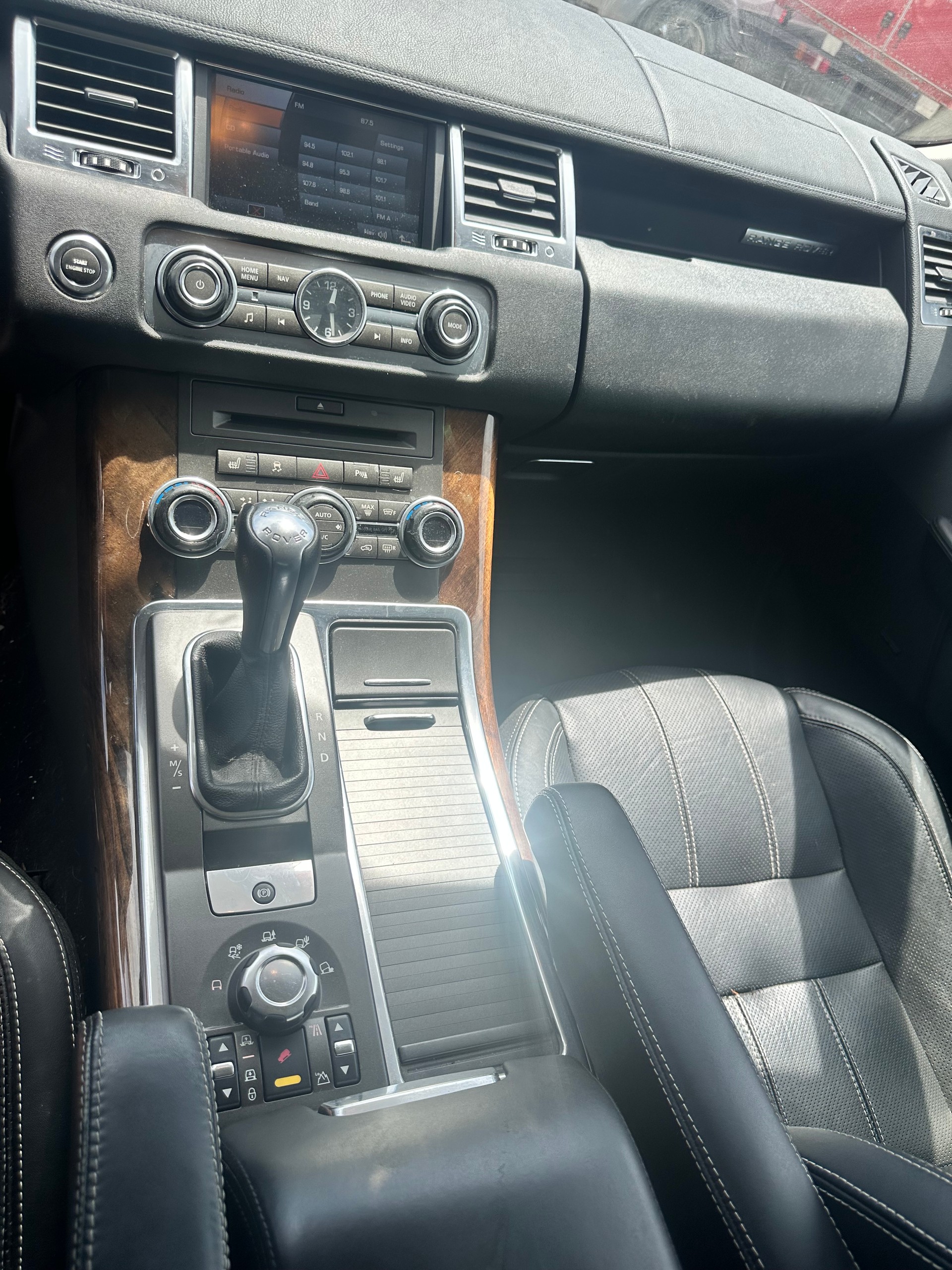 LAND ROVER RANGE ROVER SPORT-image-8
