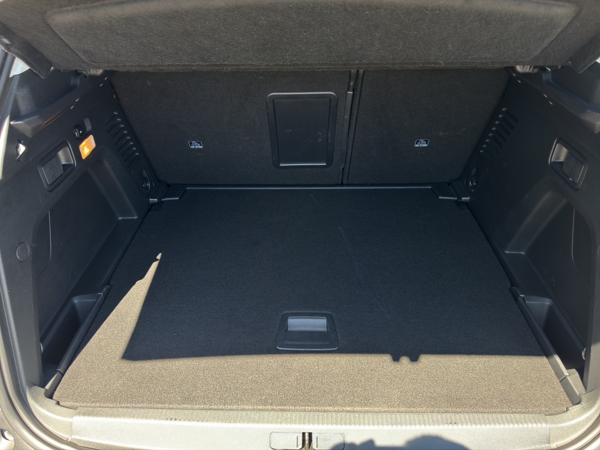 PEUGEOT 3008 1.5 BlueHDi Allure EAT-image-8