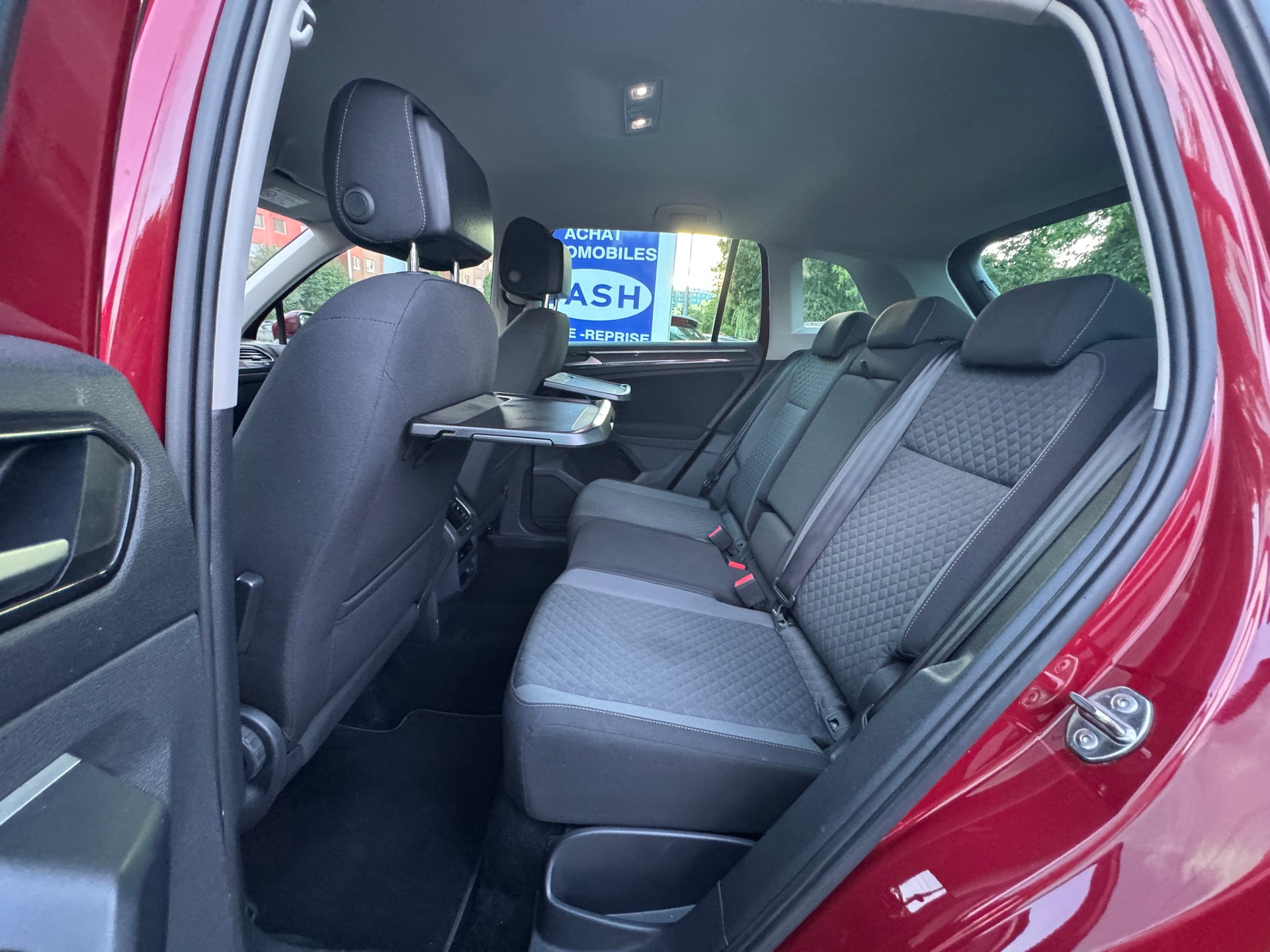 VW Tiguan 2.0 TDI SCR Comfortline 4Motion DSG-image-8