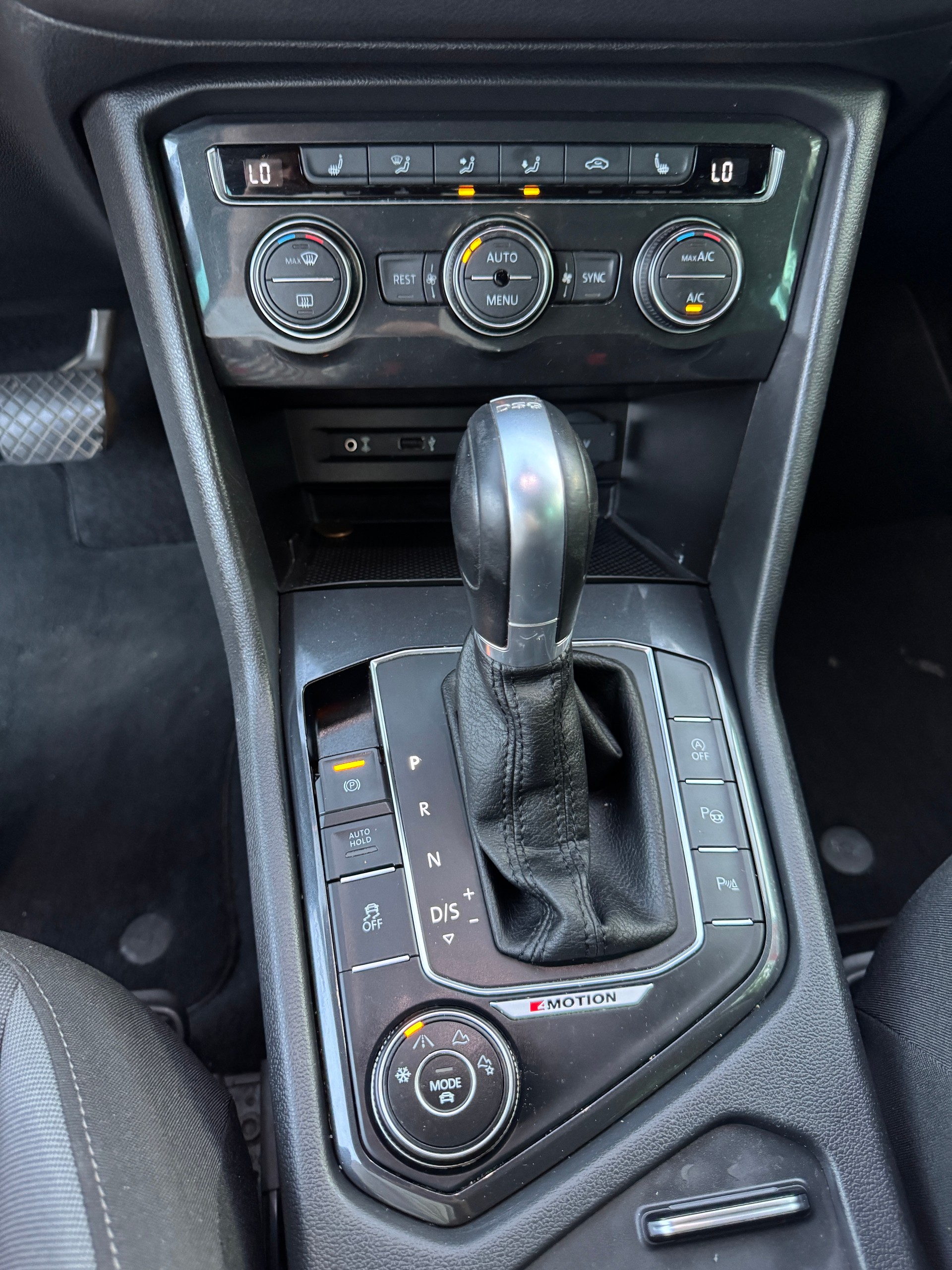 VW Tiguan 2.0 TDI SCR Comfortline 4Motion DSG-image-12