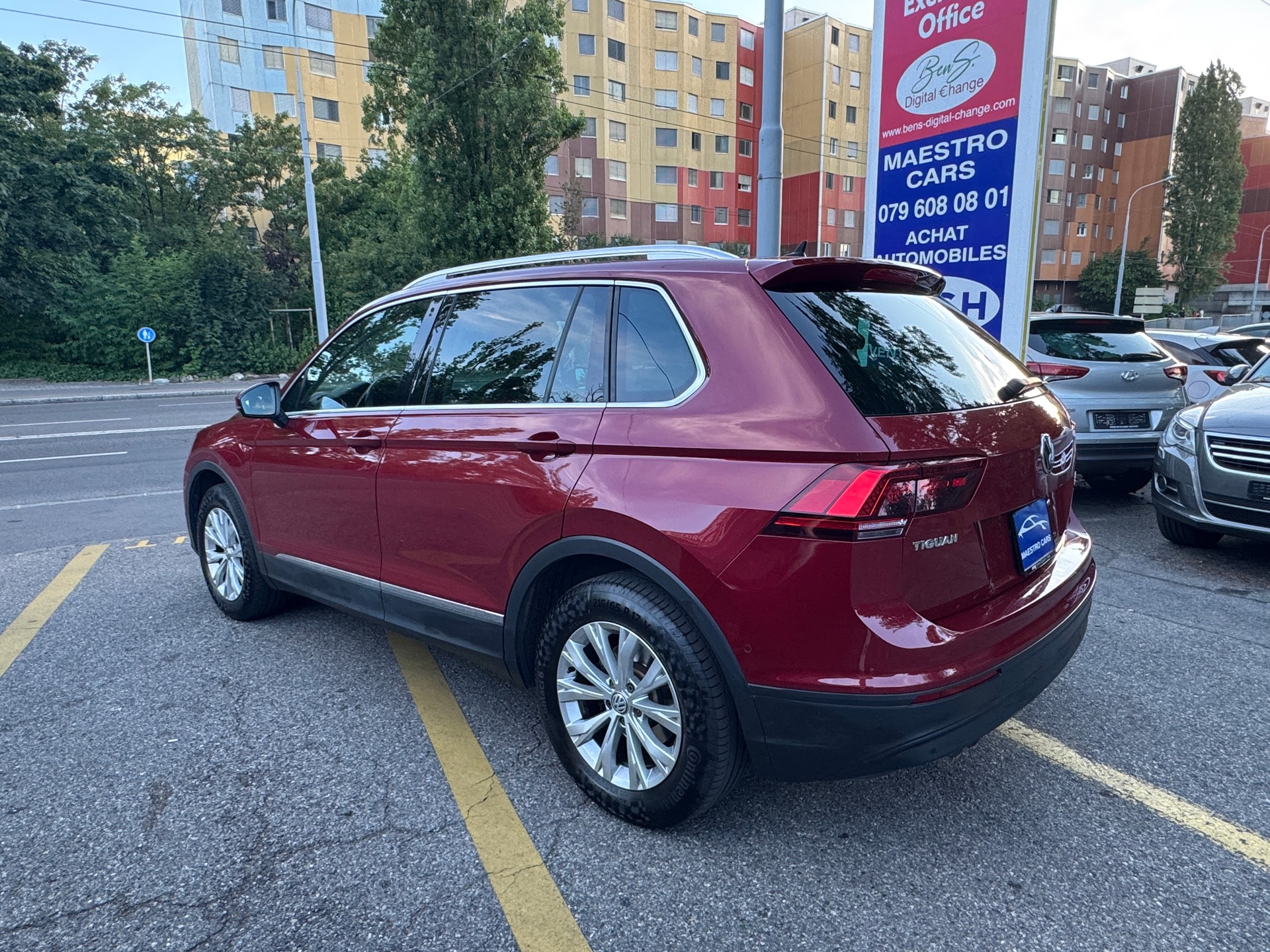 VW Tiguan 2.0 TDI SCR Comfortline 4Motion DSG-image-4