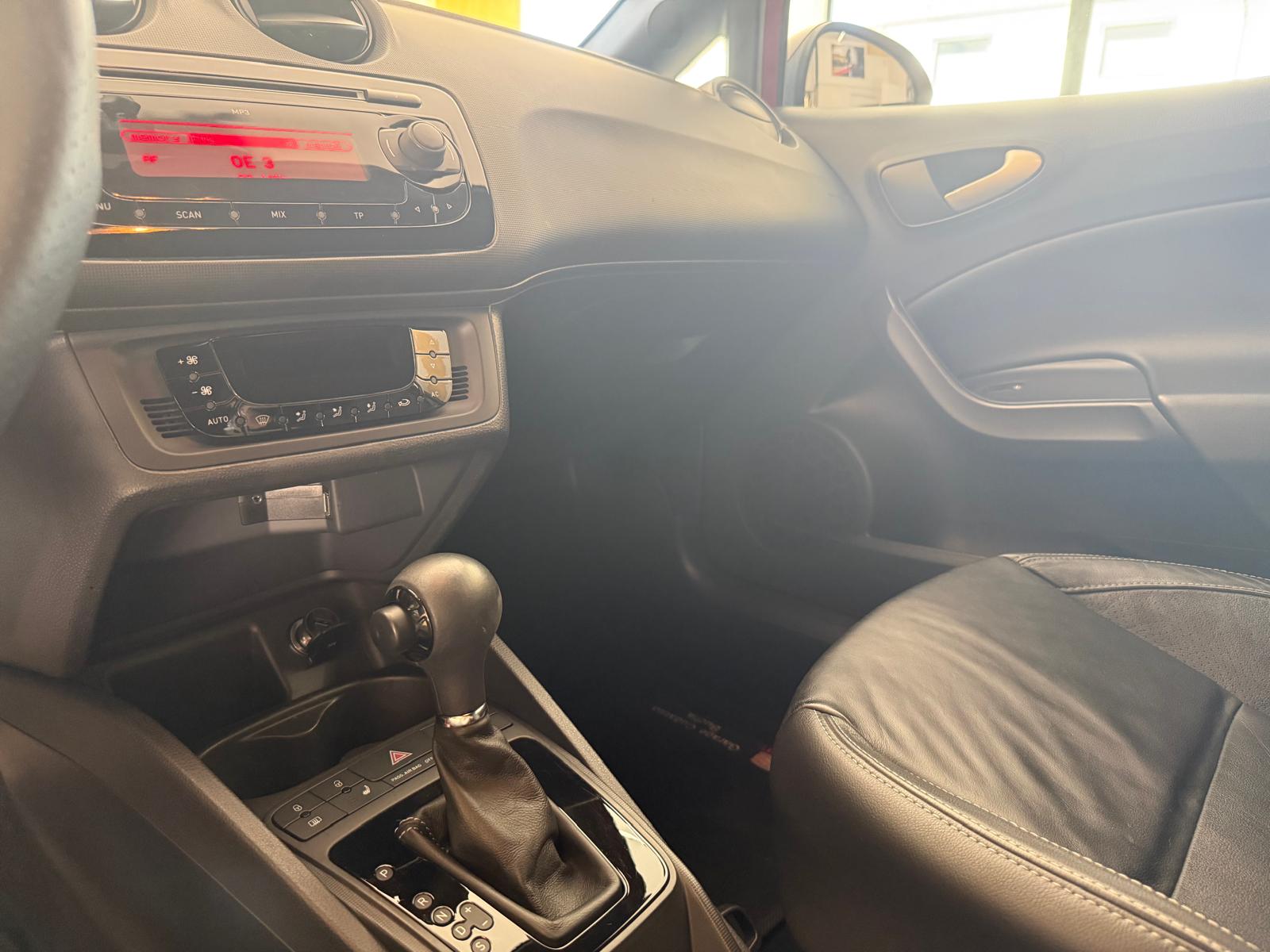 SEAT Ibiza SC 1.4 TSI Cupra DSG-image-13