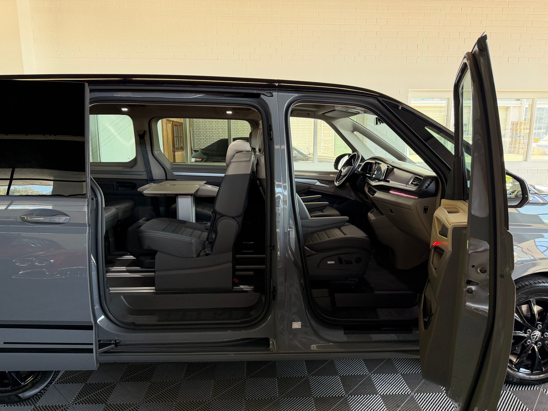 VW Multivan 2.0 TSI 204 PS '' EDITION '' LEDER ''Life DSG Lang-image-10