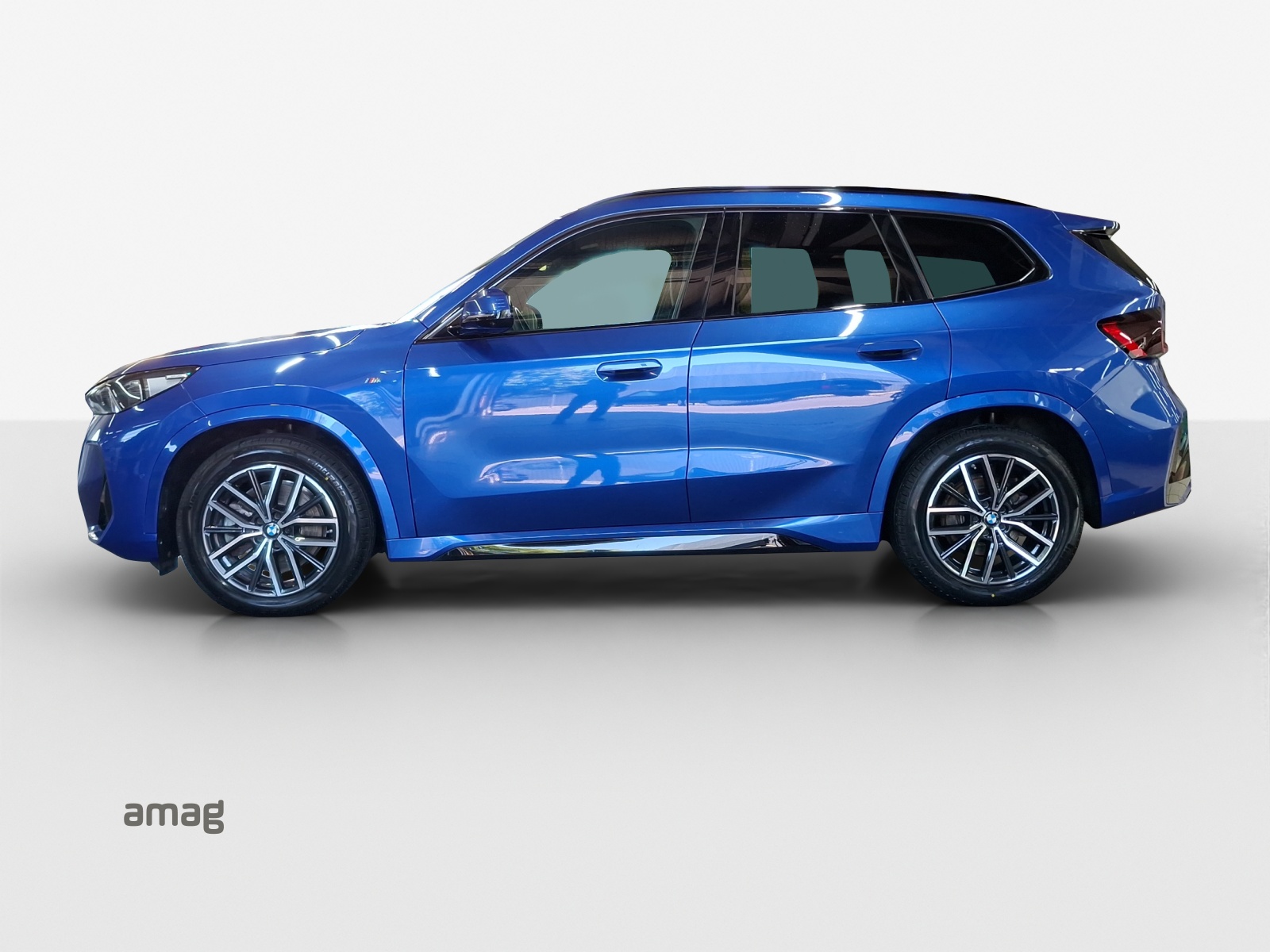 BMW X1 xDrive 23i 48V M Sport-showroom-element-1
