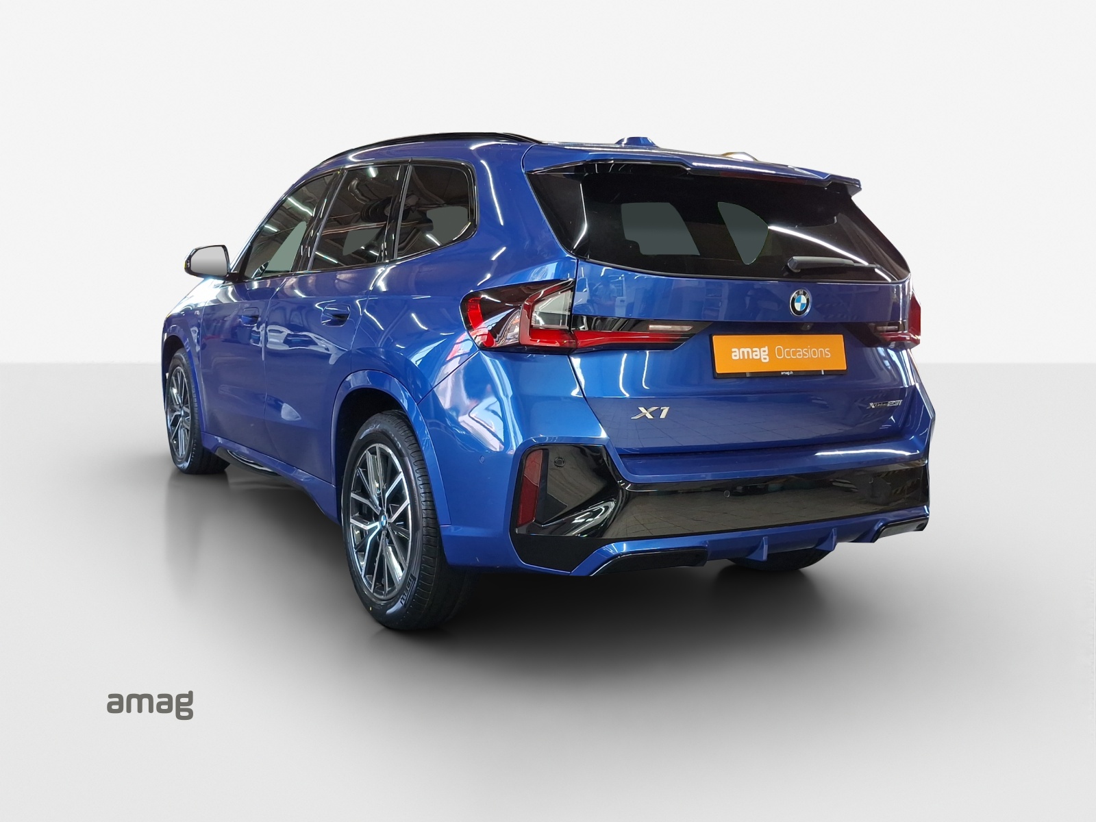 BMW X1 xDrive 23i 48V M Sport-showroom-element-2