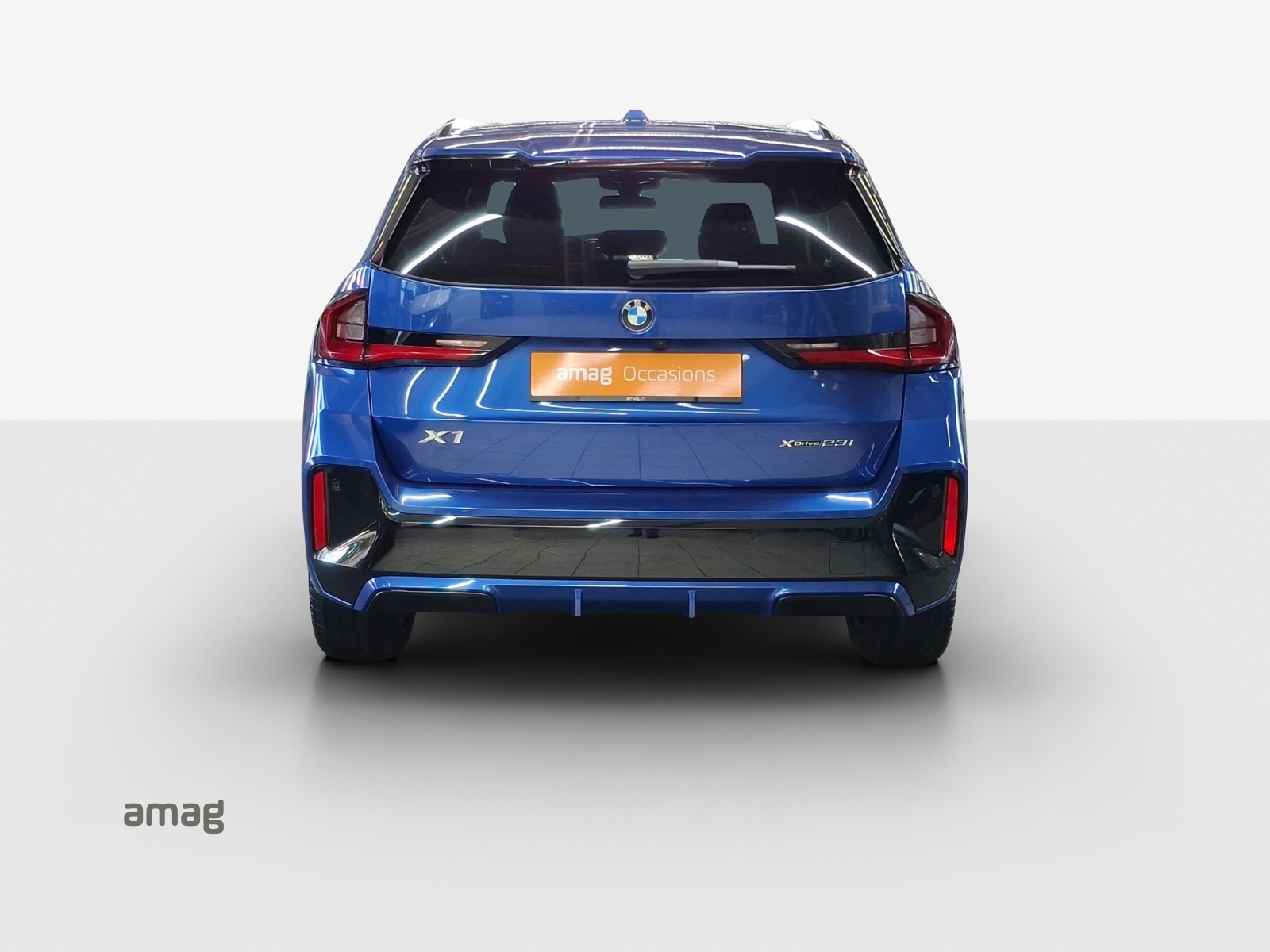 BMW X1 xDrive 23i 48V M Sport-showroom-element-3