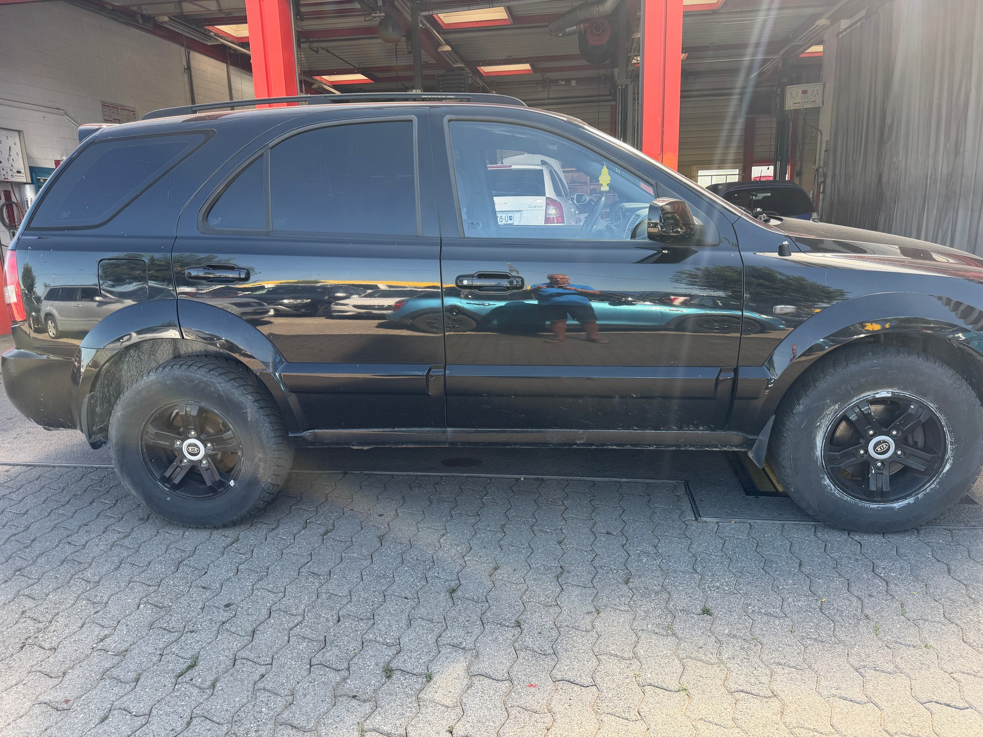 KIA Sorento 2.5 CRDI EX-showroom-element-3