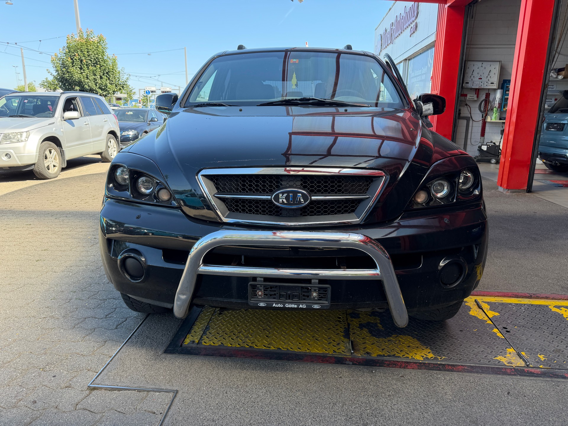 KIA Sorento 2.5 CRDI EX-showroom-element-2
