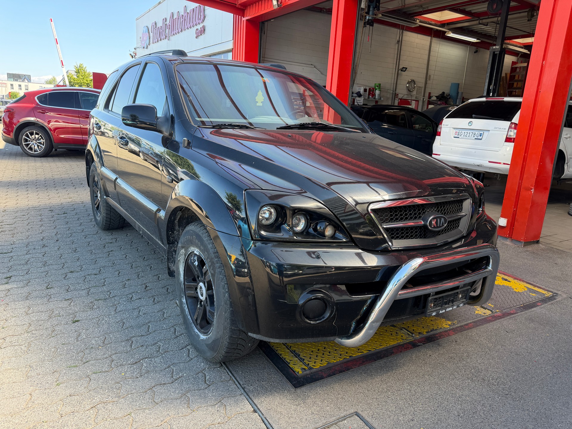 KIA Sorento 2.5 CRDI EX-showroom-element-1
