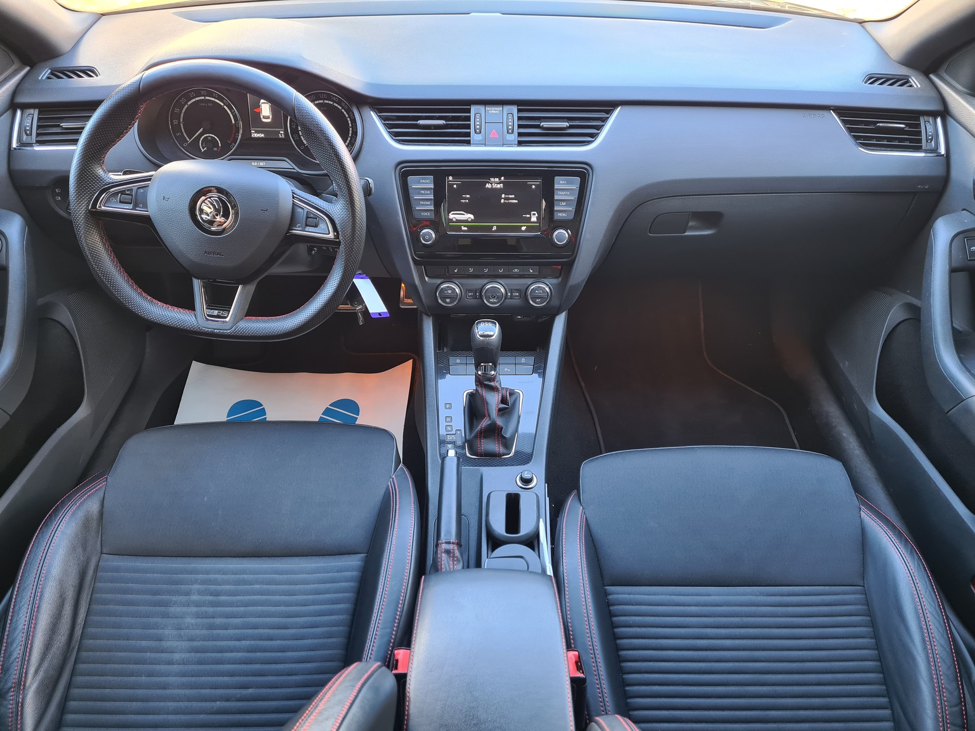 SKODA Octavia Combi 2.0 TDI RS DSG-image-10