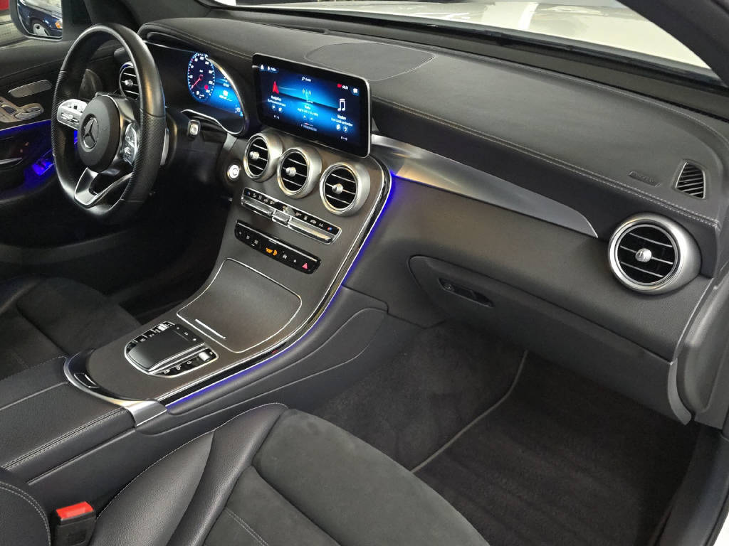 MERCEDES-BENZ GLC 300 e AMG Line 4Matic Coupé-image-10