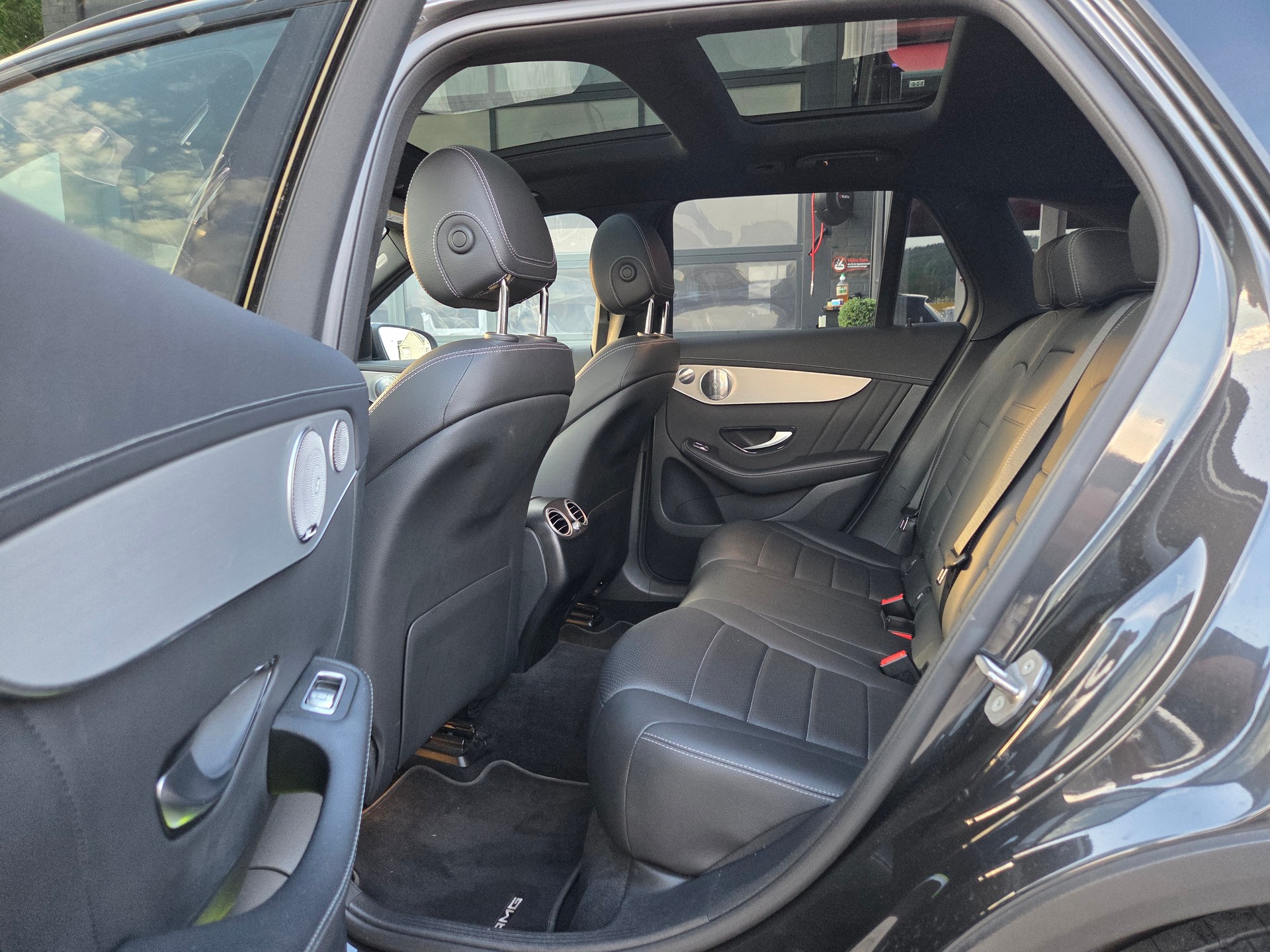MERCEDES-BENZ GLC 400 d 4Matic AMG Line 9G-Tronic-image-17