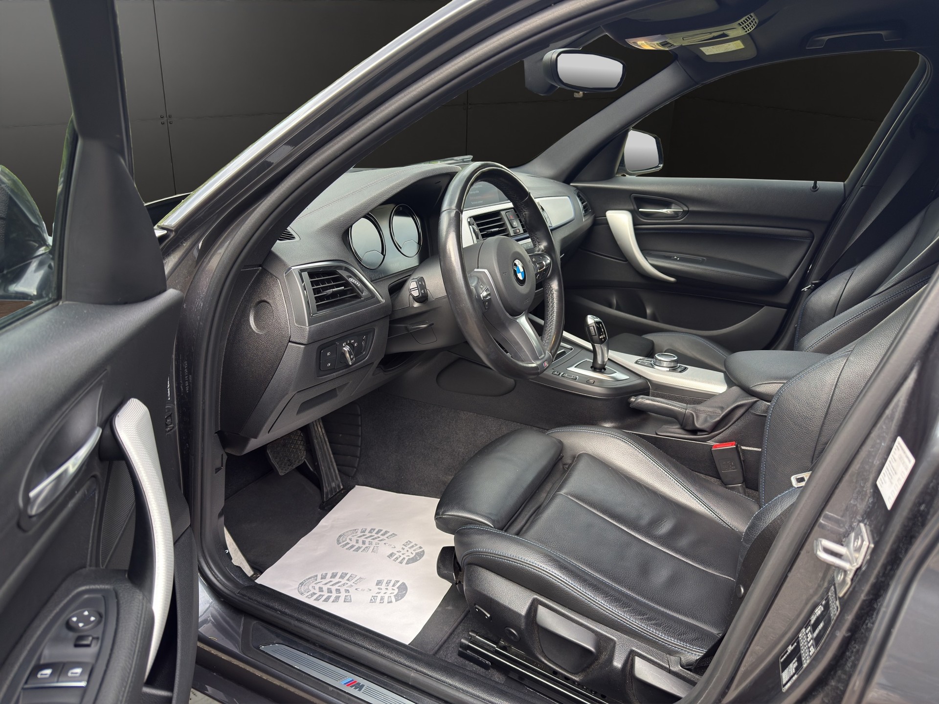 BMW BMW 125i Edition M Sport Steptronic-image-9