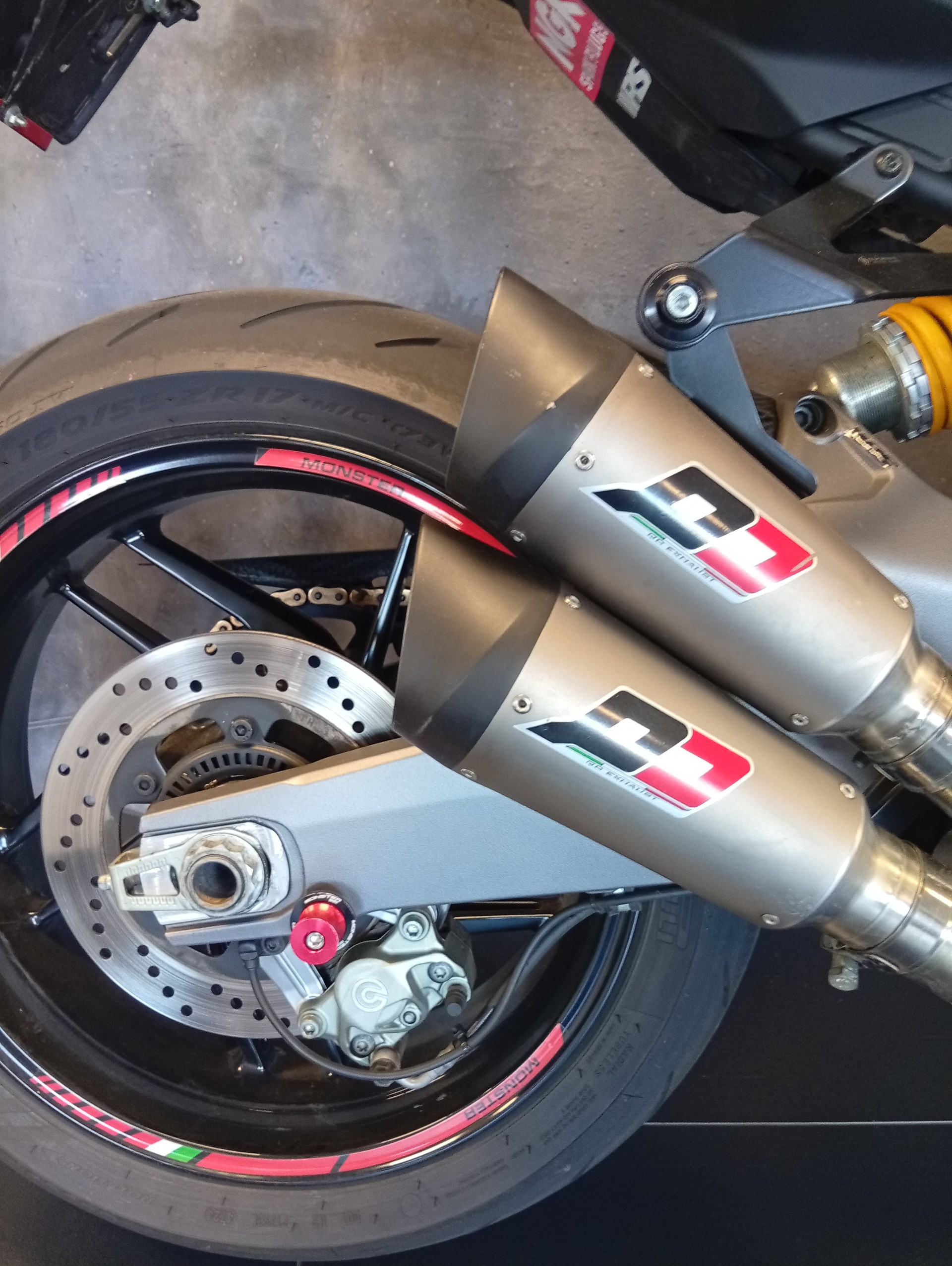 DUCATI Monster 821-image-9