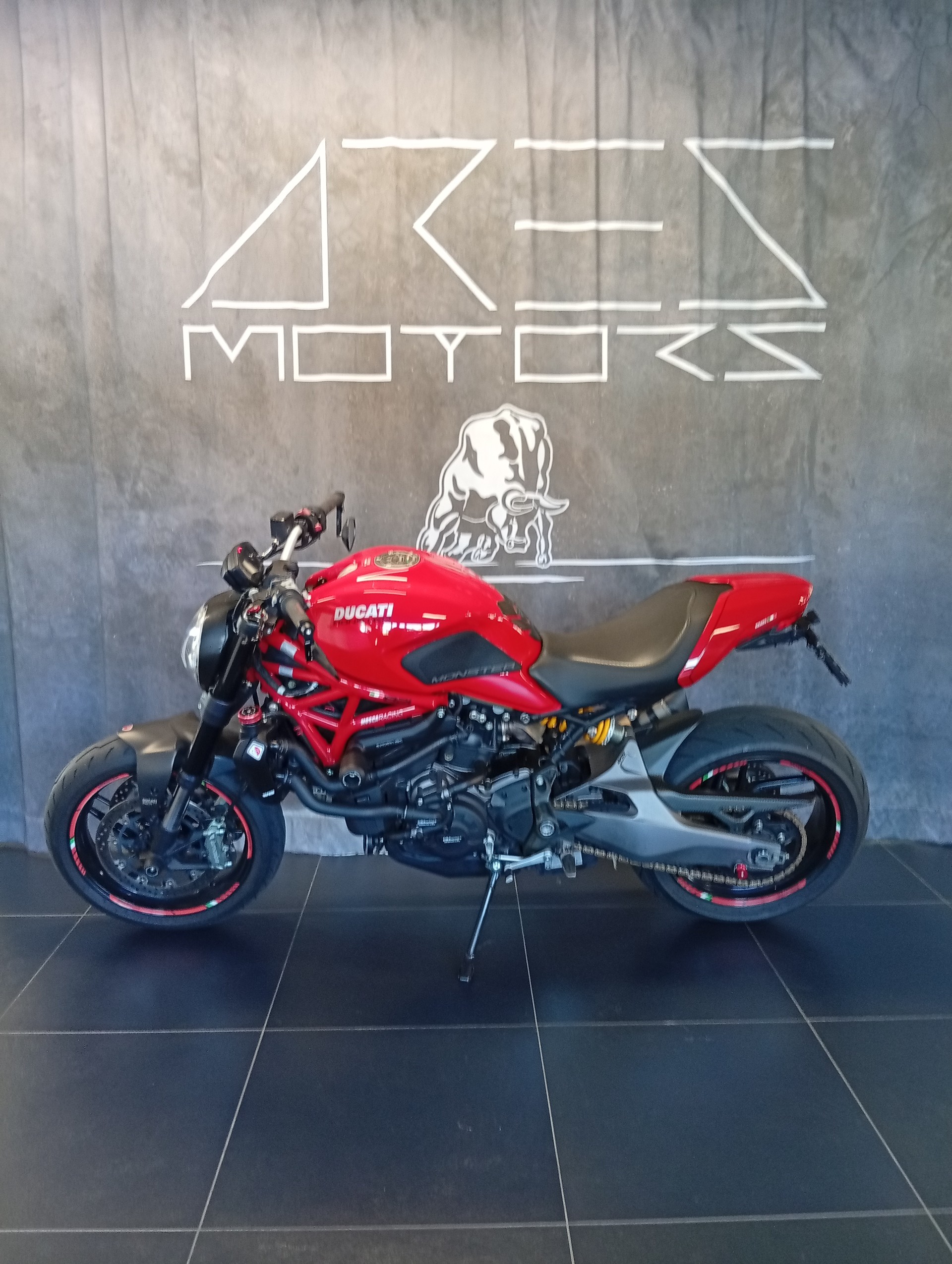 DUCATI Monster 821-image-4