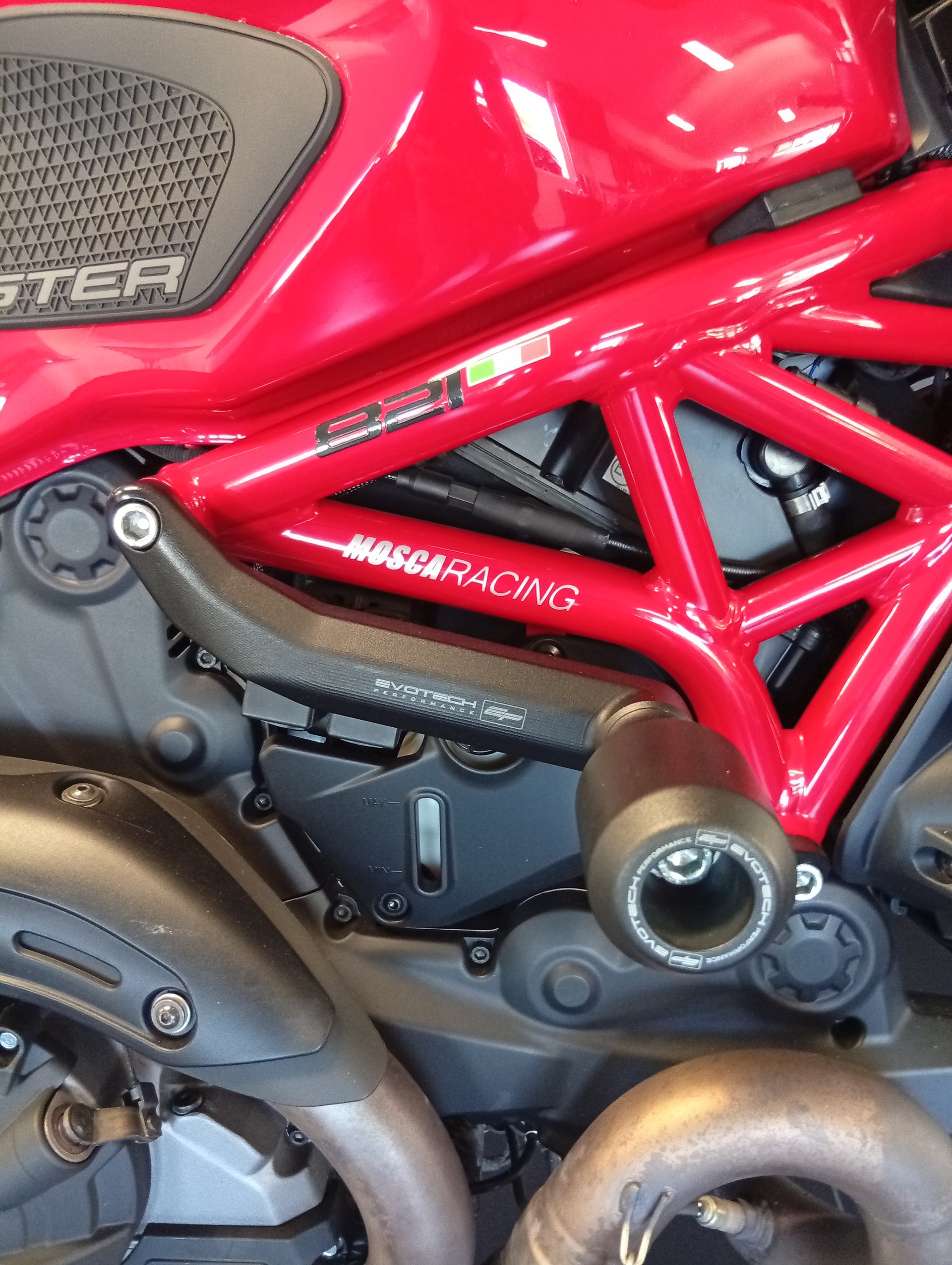 DUCATI Monster 821-image-11