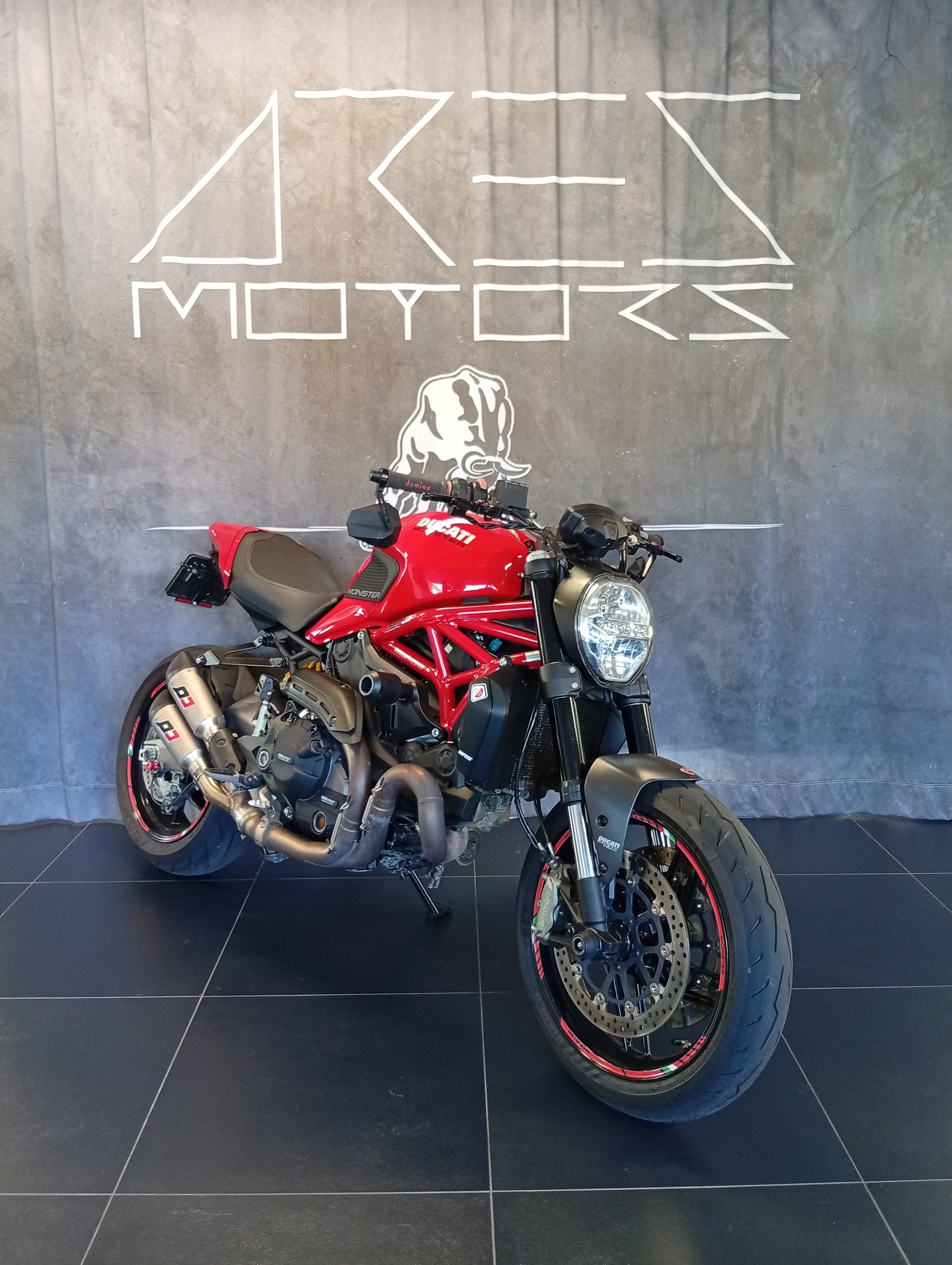 DUCATI Monster 821-image-1