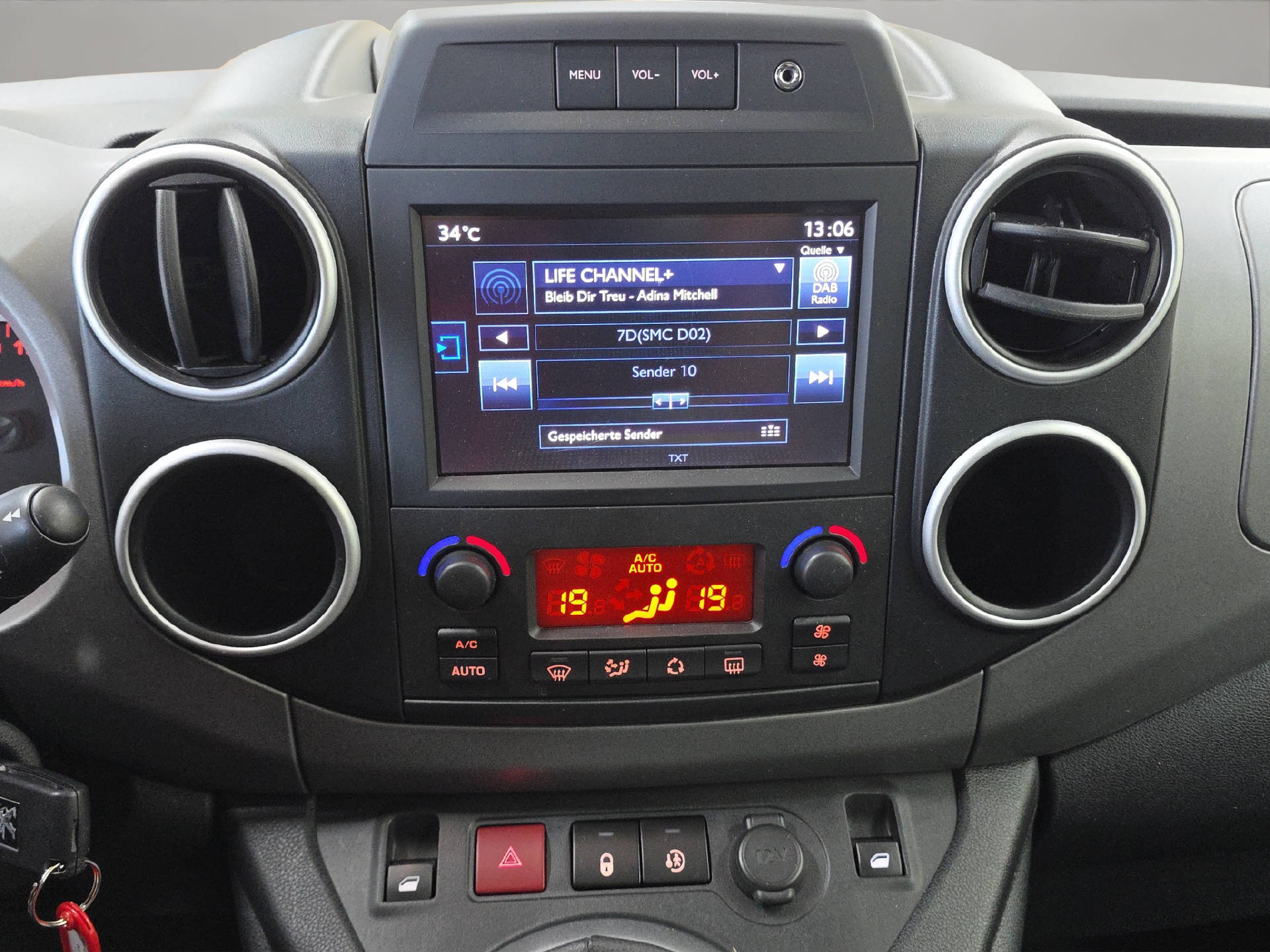 PEUGEOT Partner Tepee 1.2 PureTech Allure S/S-image-8