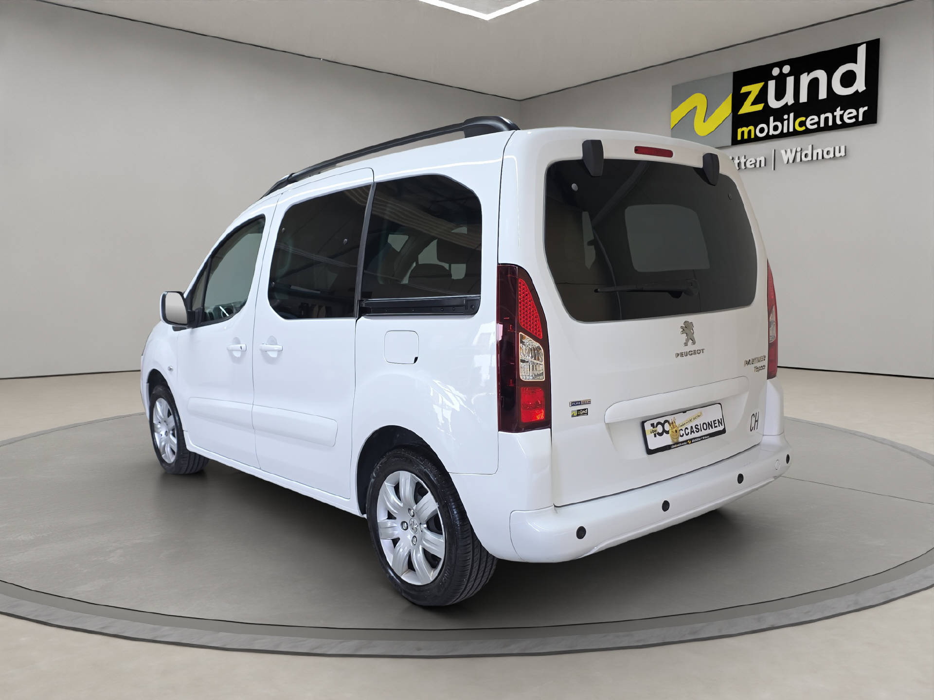 PEUGEOT Partner Tepee 1.2 PureTech Allure S/S-image-2