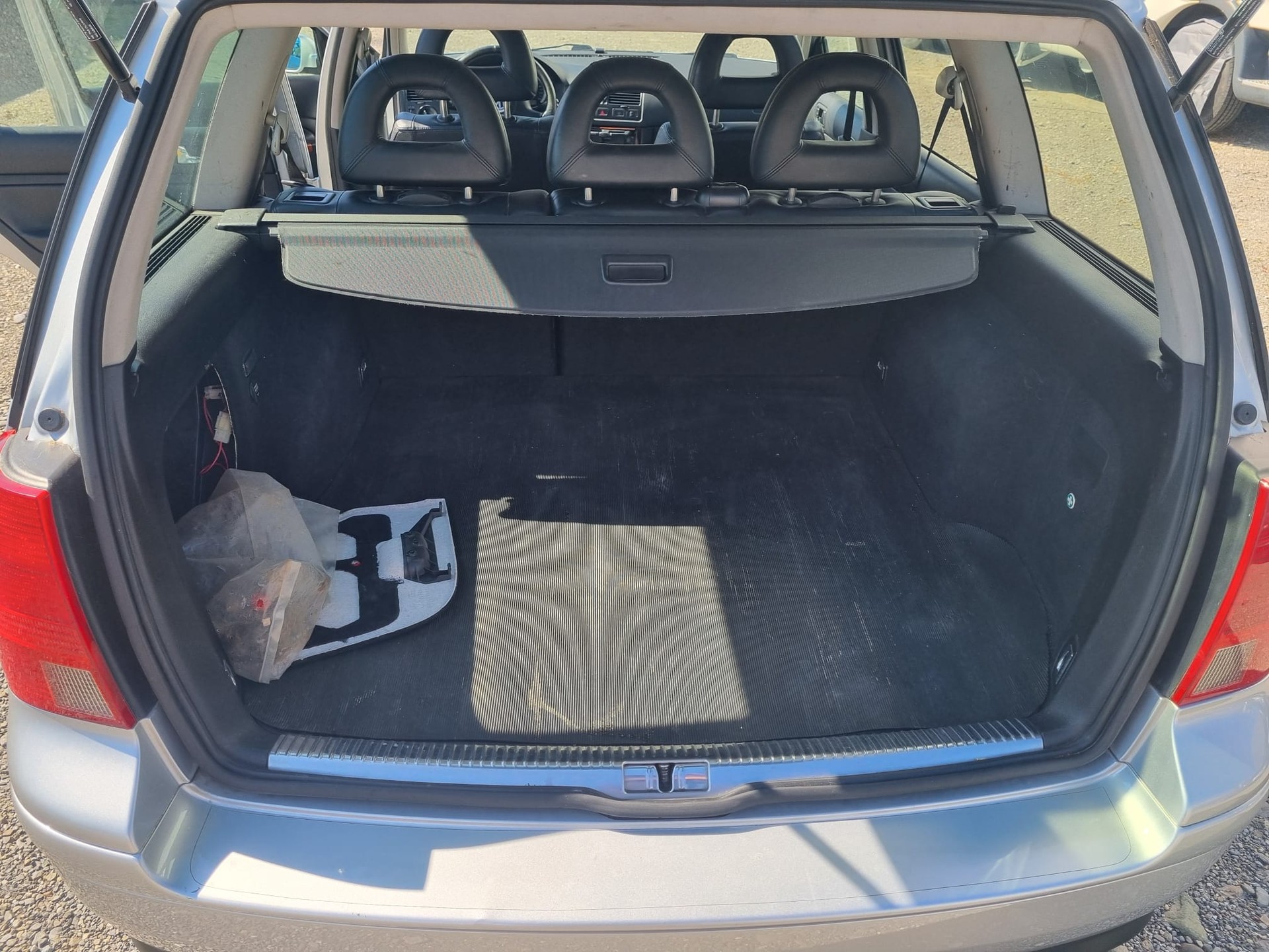 VW Bora Variant 2.8 Highline Euro 4-image-8