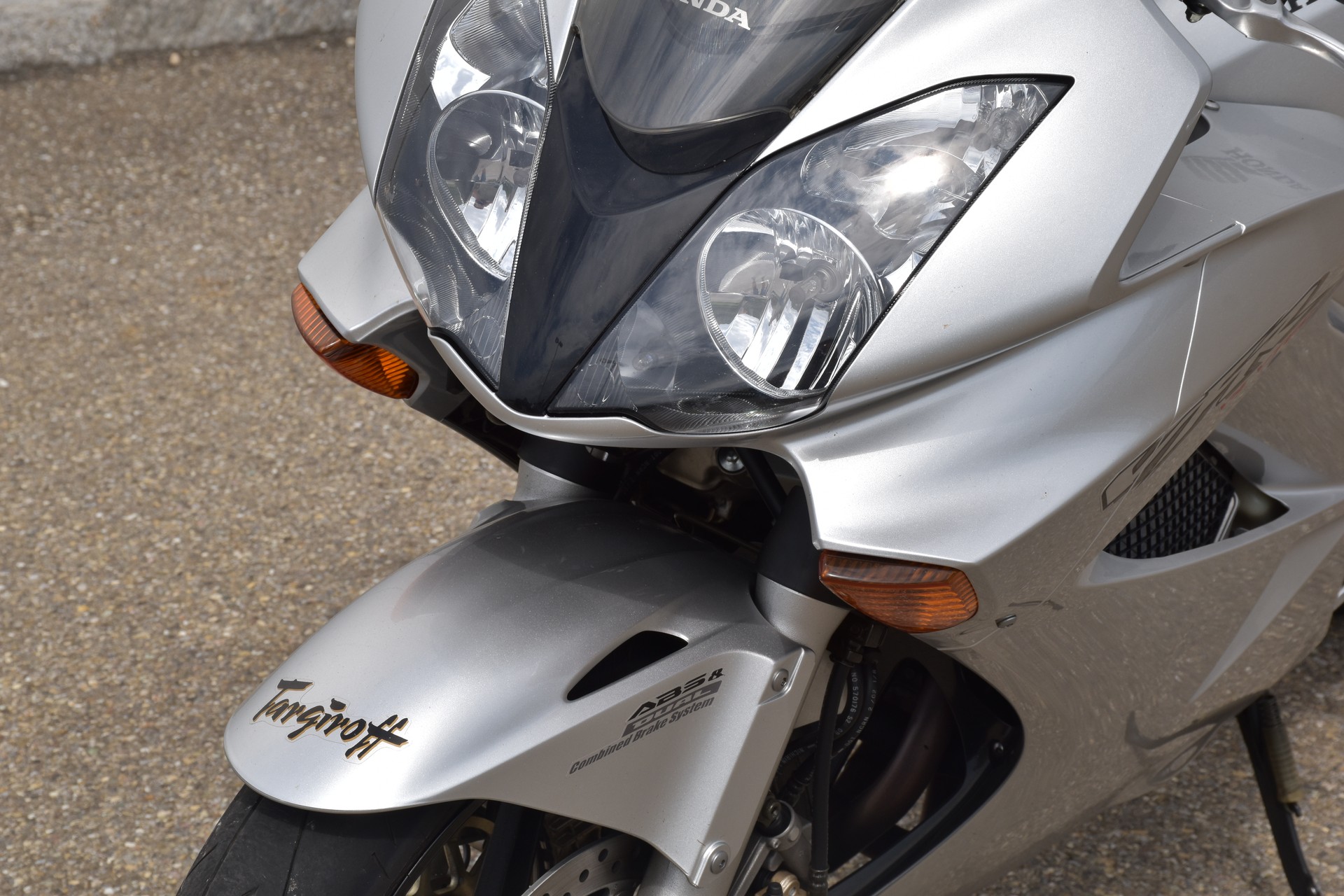 HONDA VFR 800 FI ABS-image-12