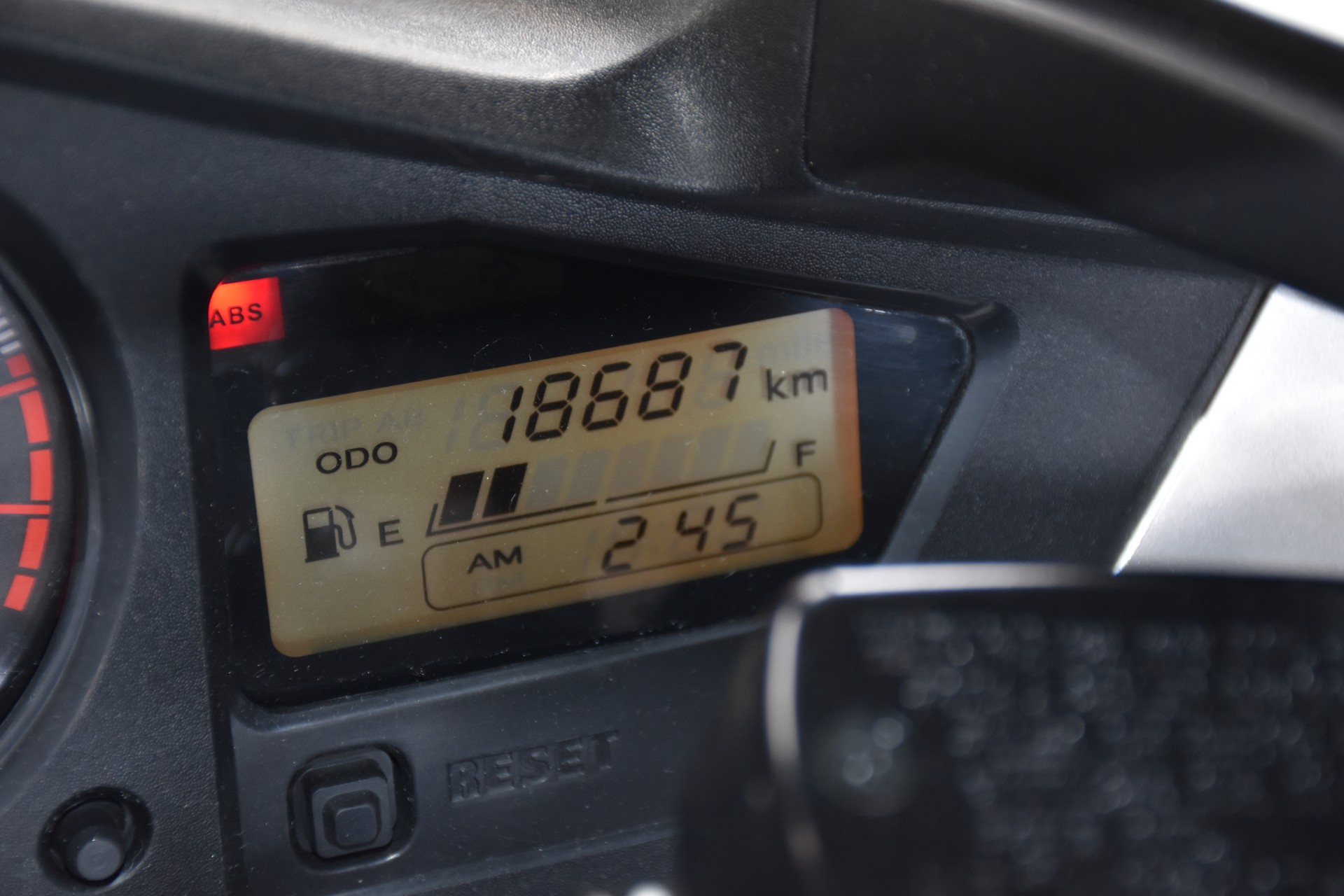 HONDA VFR 800 FI ABS-image-4