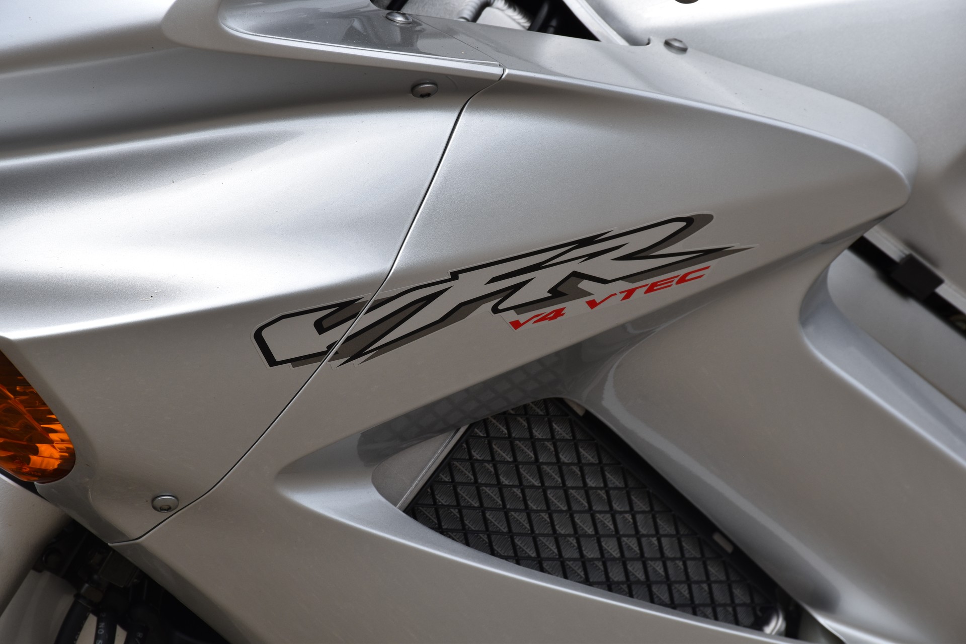 HONDA VFR 800 FI ABS-image-10