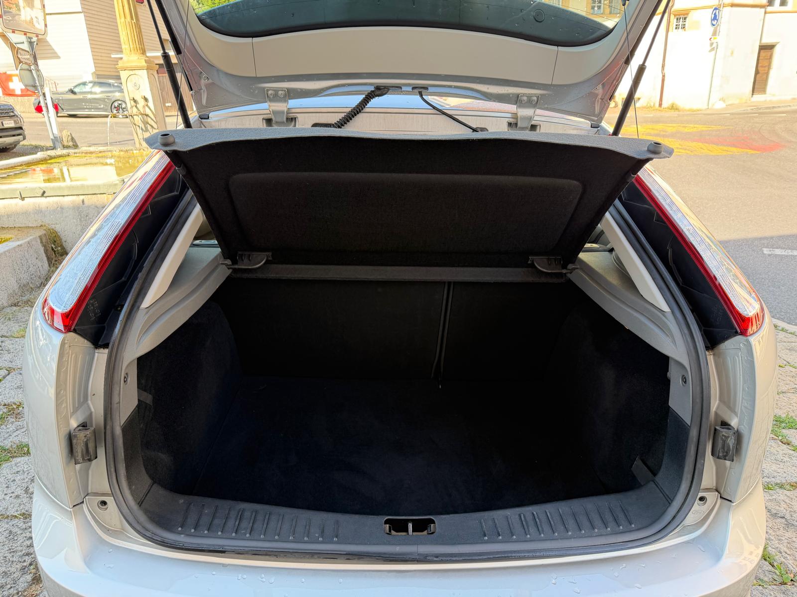 FORD Focus 1.6i VCT Carving-image-9