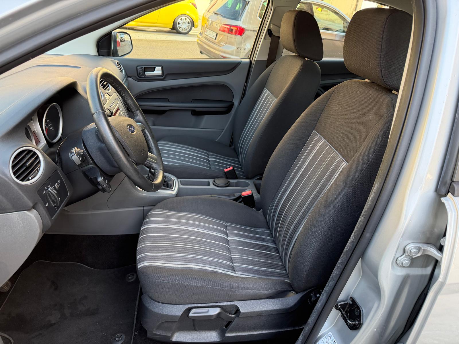 FORD Focus 1.6i VCT Carving-image-7
