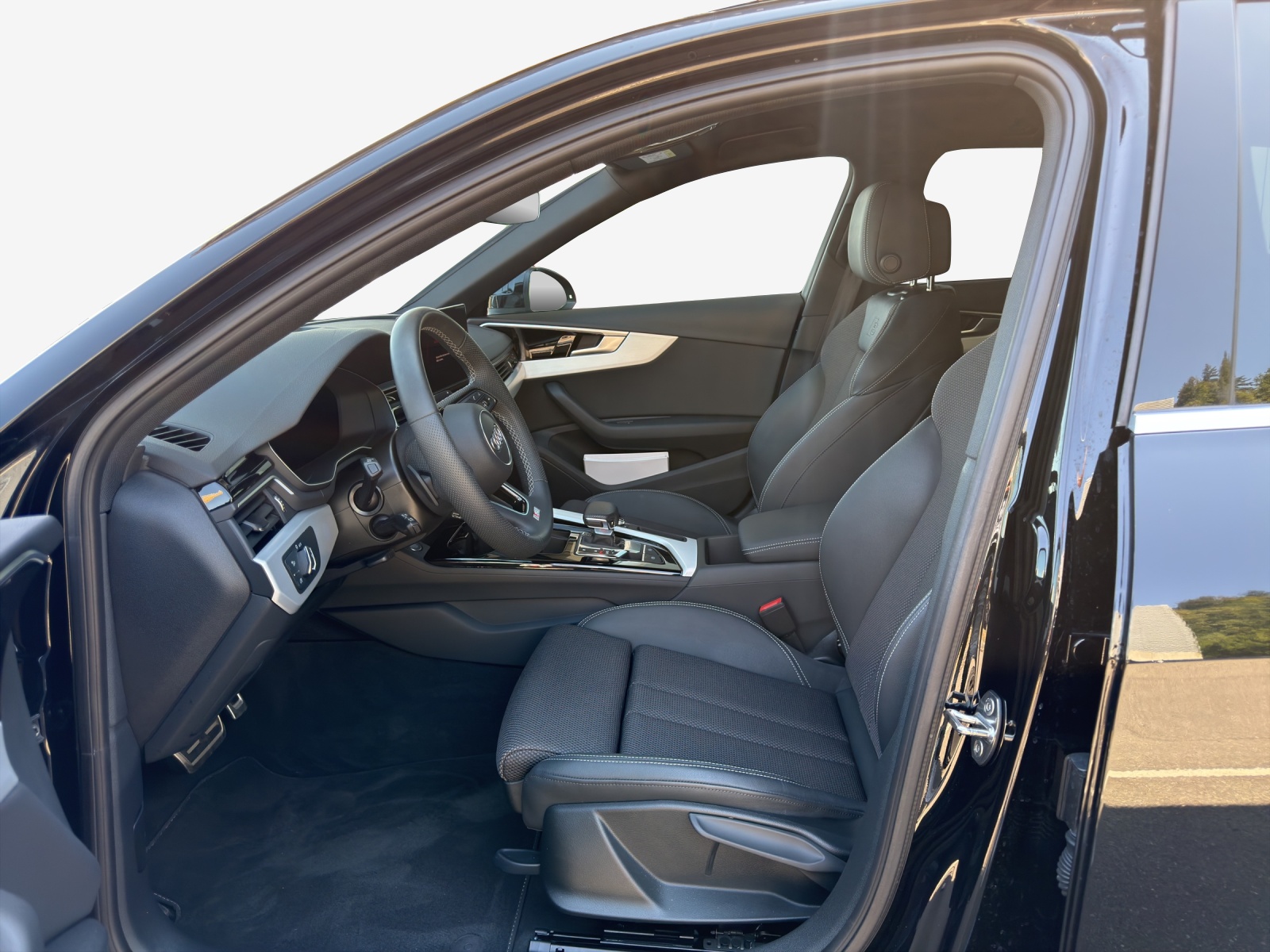 AUDI A4 Avant 40 TFSI S line S-tronic quattro-image-7