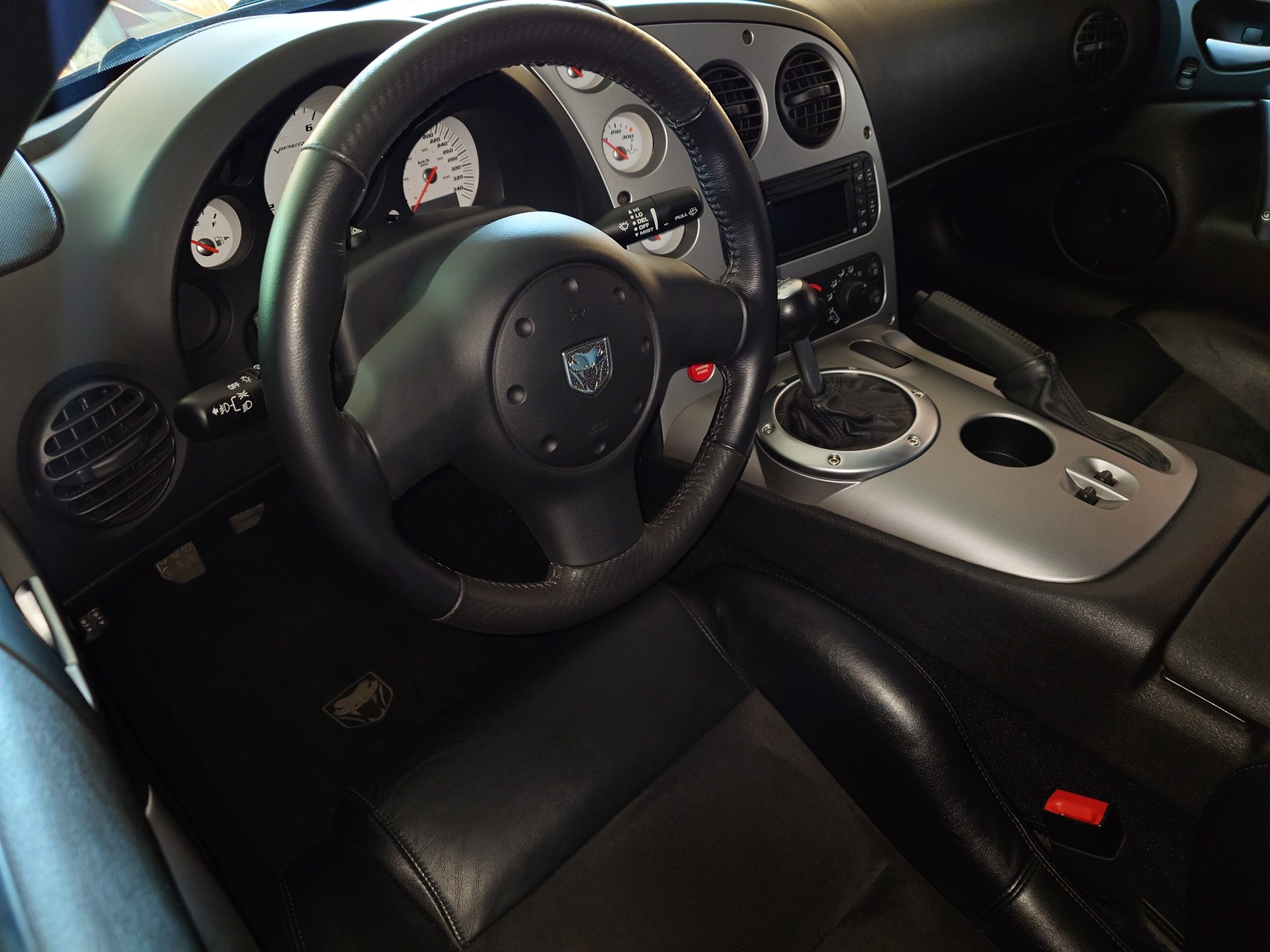 DODGE Viper SRT-10-image-8